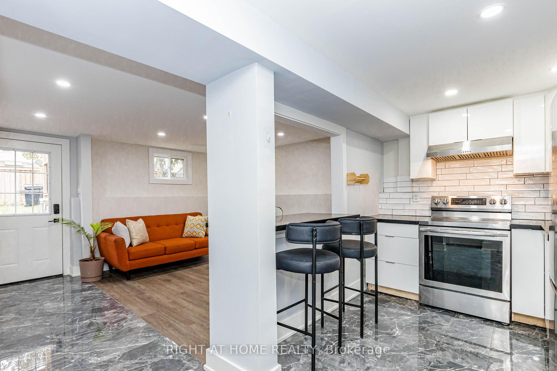Photo 35 of 2358 Arnold Crescent, Burlington, Brant Hills — HOMEH