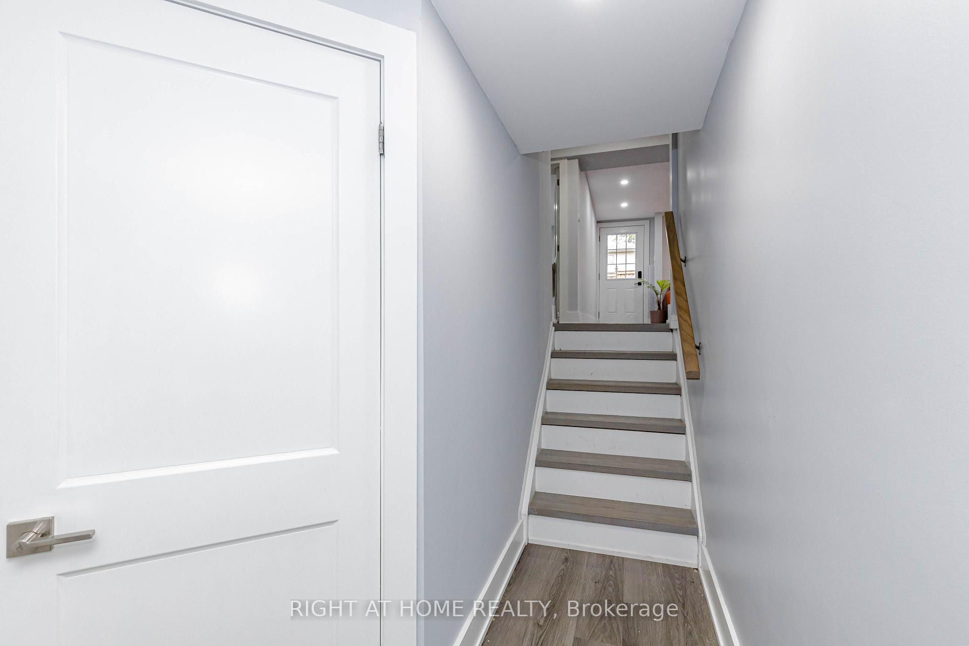 Photo 39 of 2358 Arnold Crescent, Burlington, Brant Hills — HOMEH