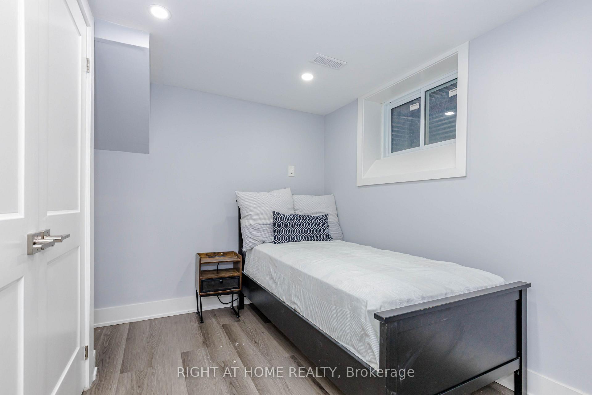 Photo 40 of 2358 Arnold Crescent, Burlington, Brant Hills — HOMEH