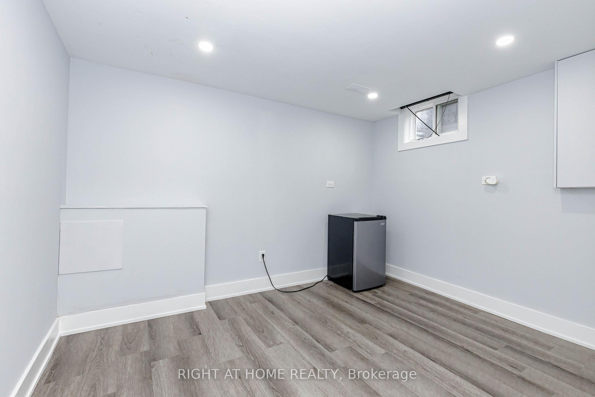 Photo 43 of 2358 Arnold Crescent, Burlington, Brant Hills — HOMEH