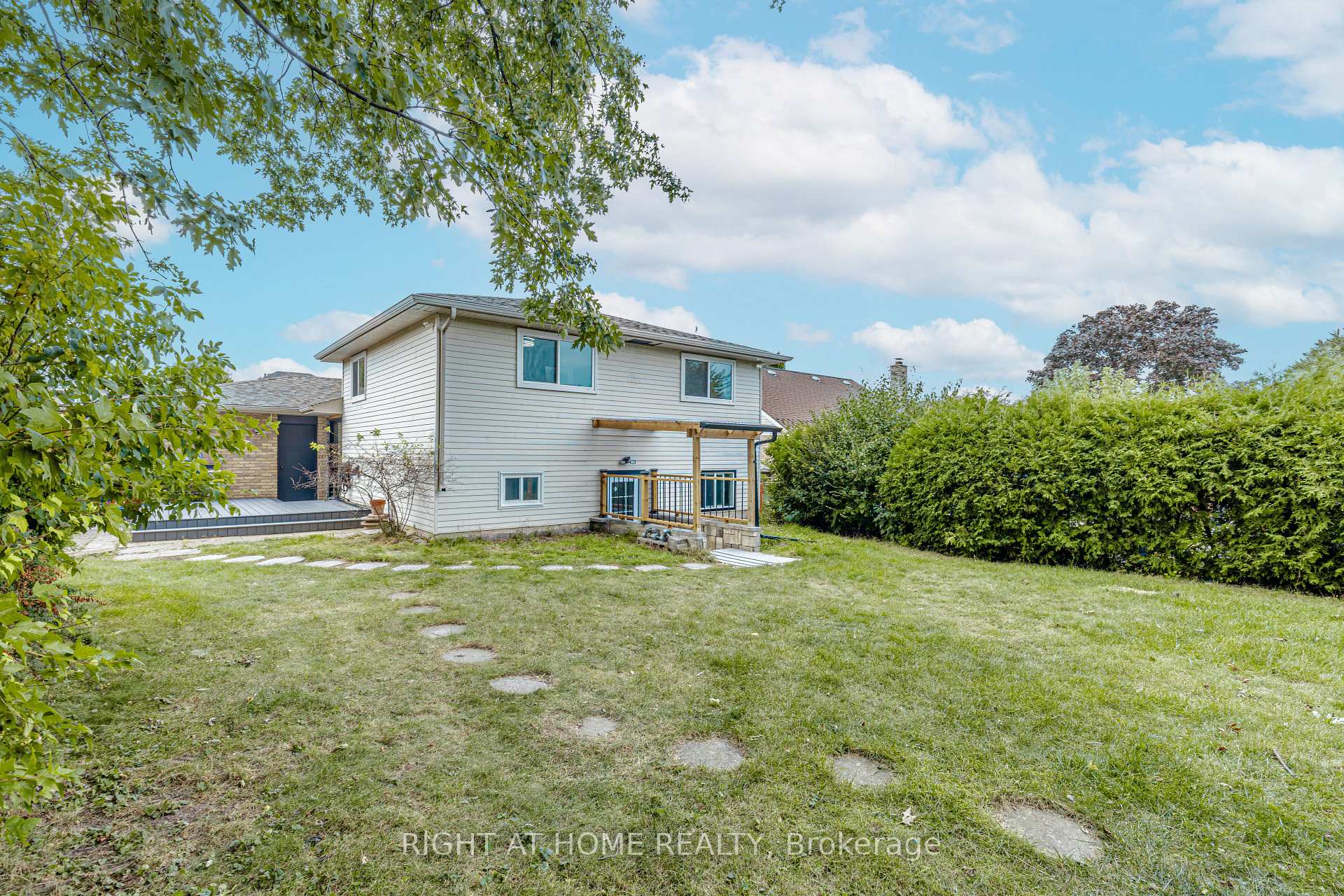 Photo 48 of 2358 Arnold Crescent, Burlington, Brant Hills — HOMEH