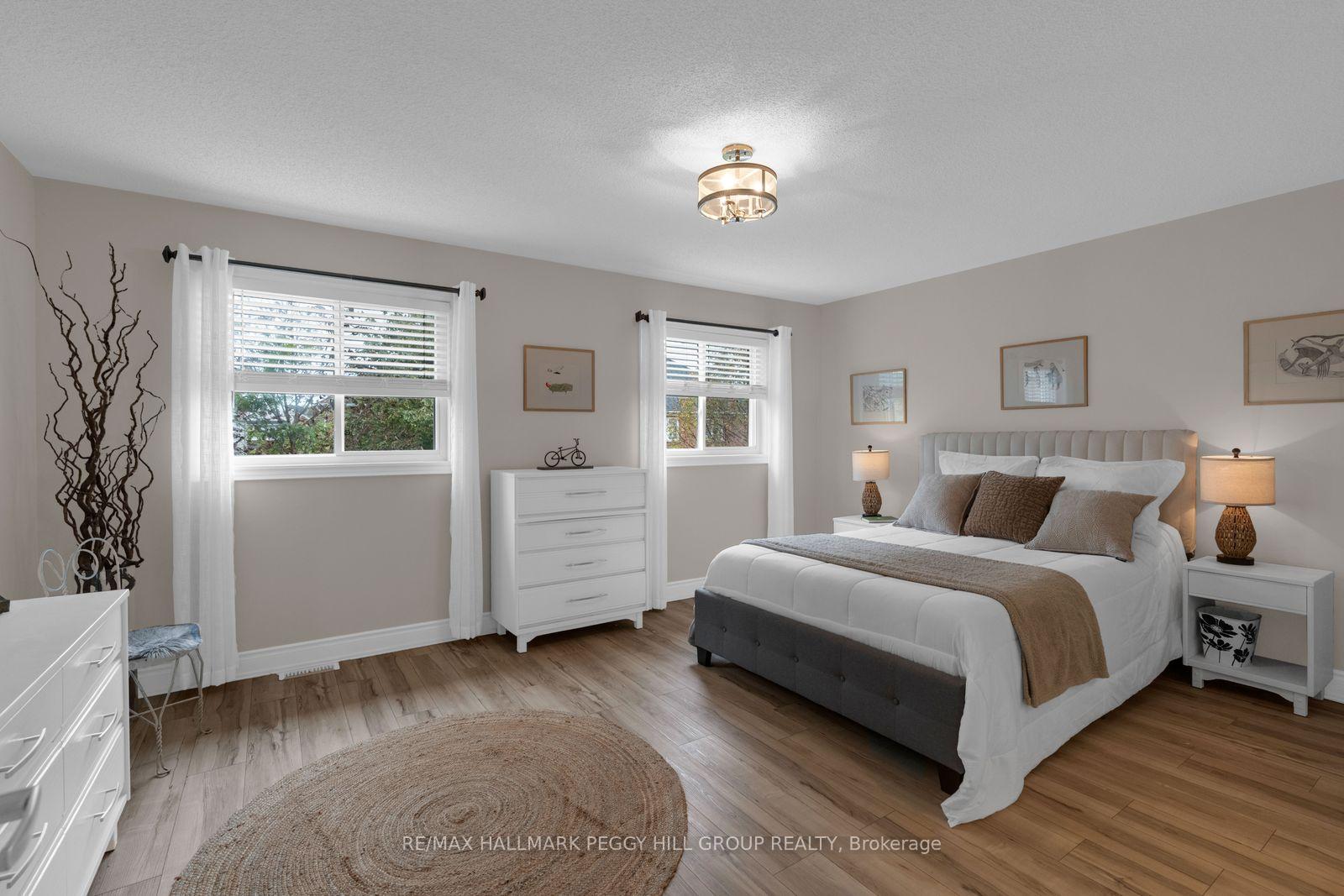 Photo 12 of 53 Tudor Crescent, Barrie, Innis-Shore — HOMEH
