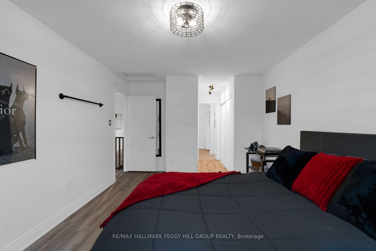 Photo 20 of 53 Tudor Crescent, Barrie, Innis-Shore — HOMEH