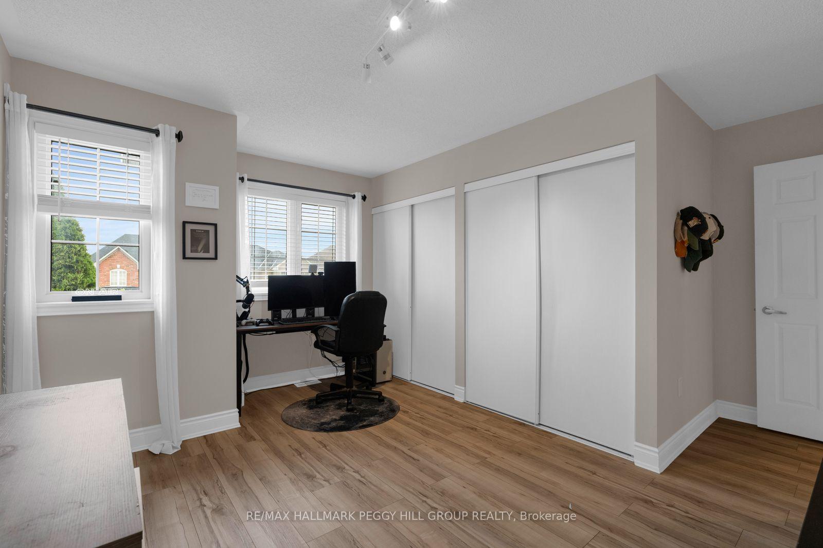 Photo 21 of 53 Tudor Crescent, Barrie, Innis-Shore — HOMEH