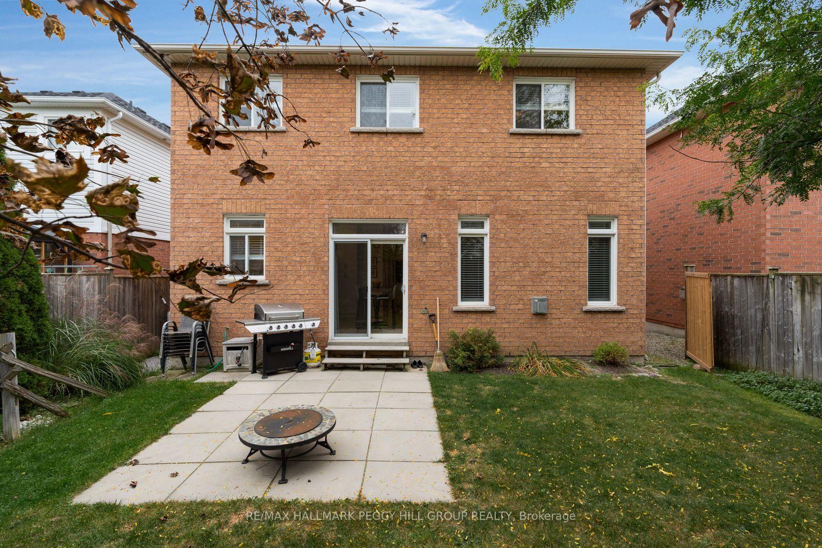 Photo 23 of 53 Tudor Crescent, Barrie, Innis-Shore — HOMEH