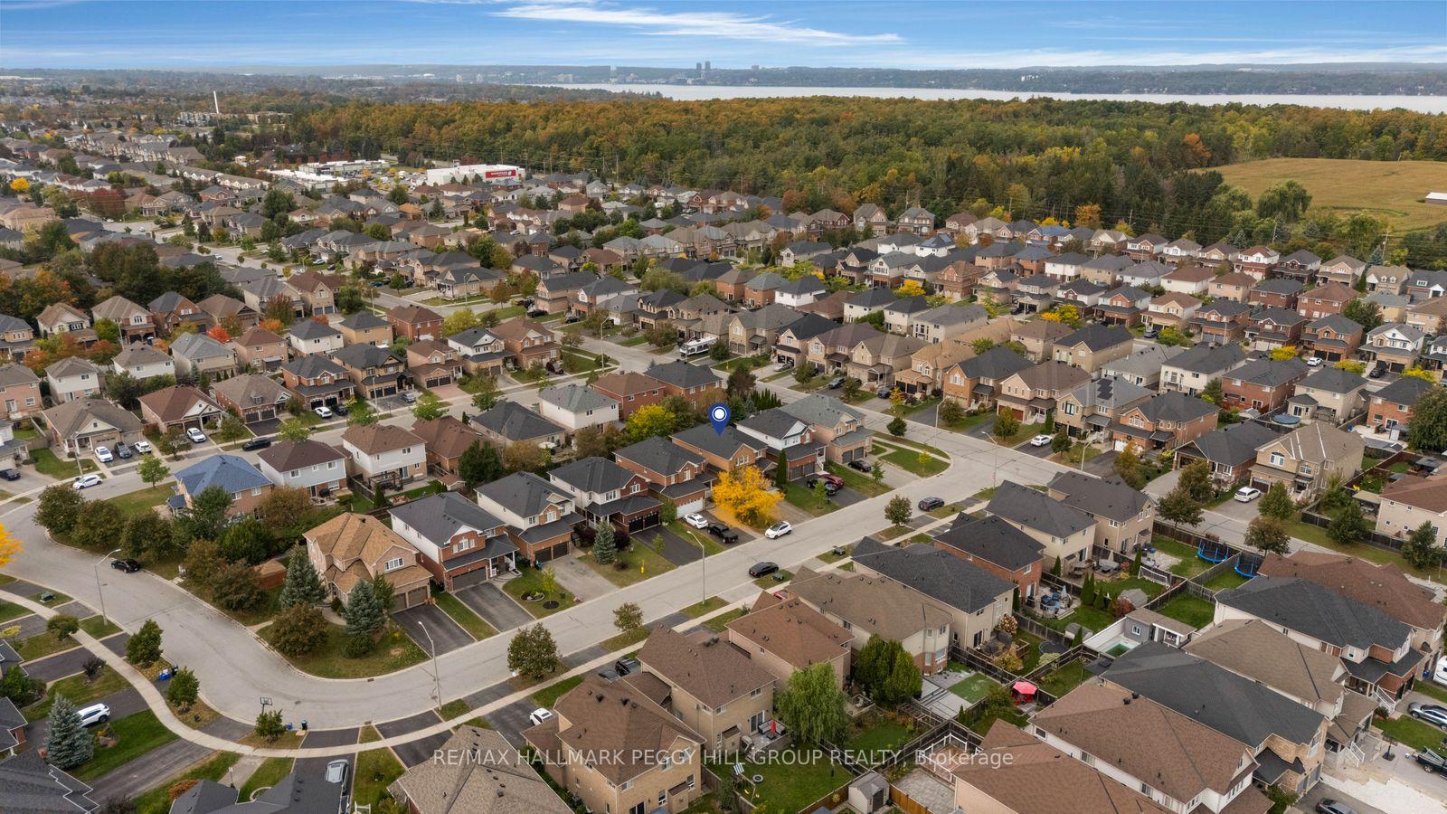 Photo 25 of 53 Tudor Crescent, Barrie, Innis-Shore — HOMEH