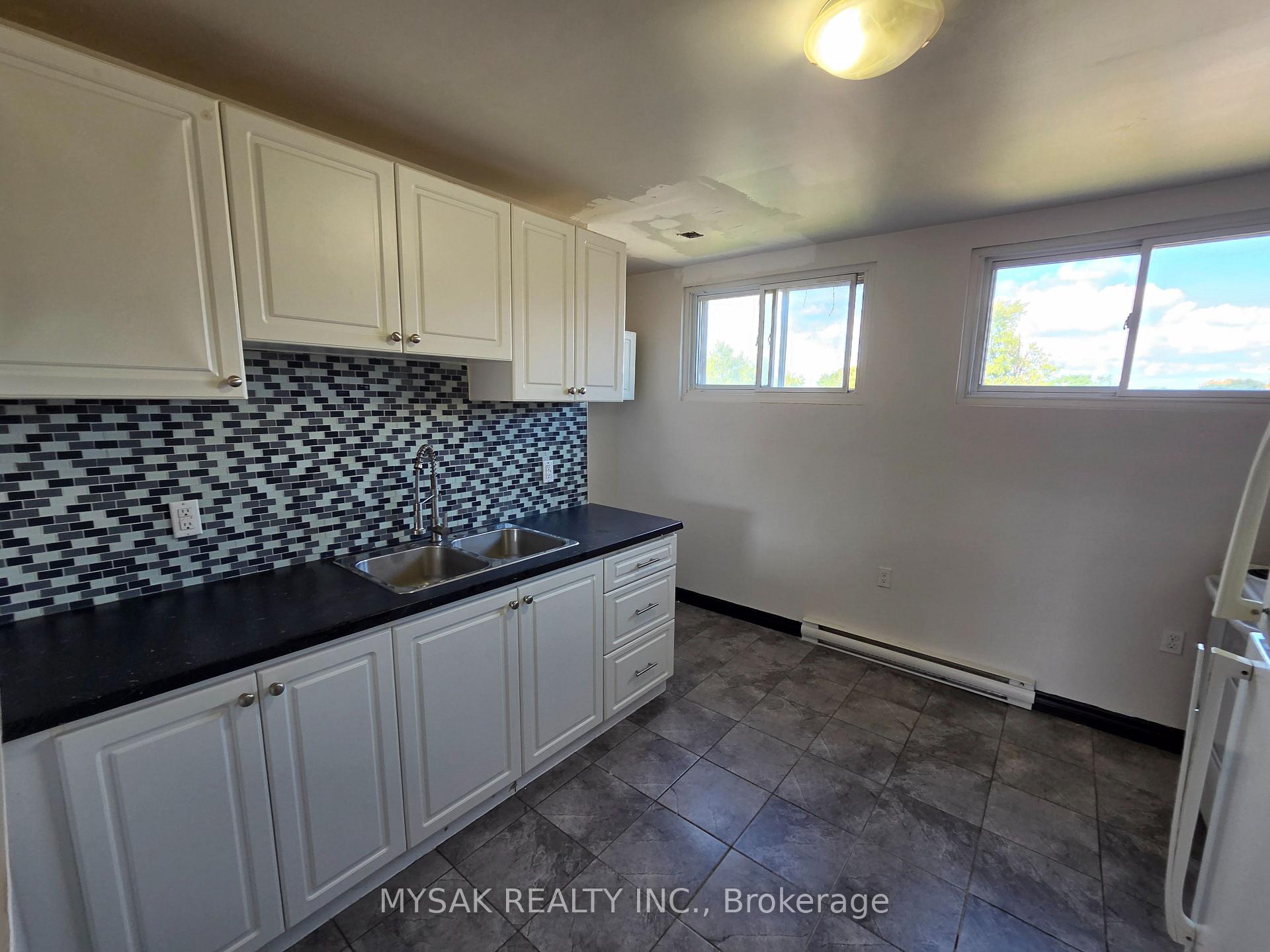 Photo 4 of 455 King William Street, Hamilton, Landsdale — HOMEH