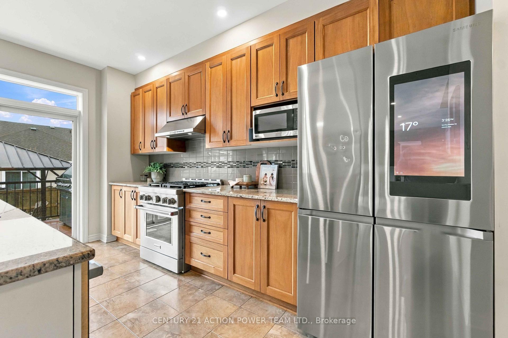 Photo 15 of 703 Mashkig Avenue E, Ottawa, Camelot — HOMEH