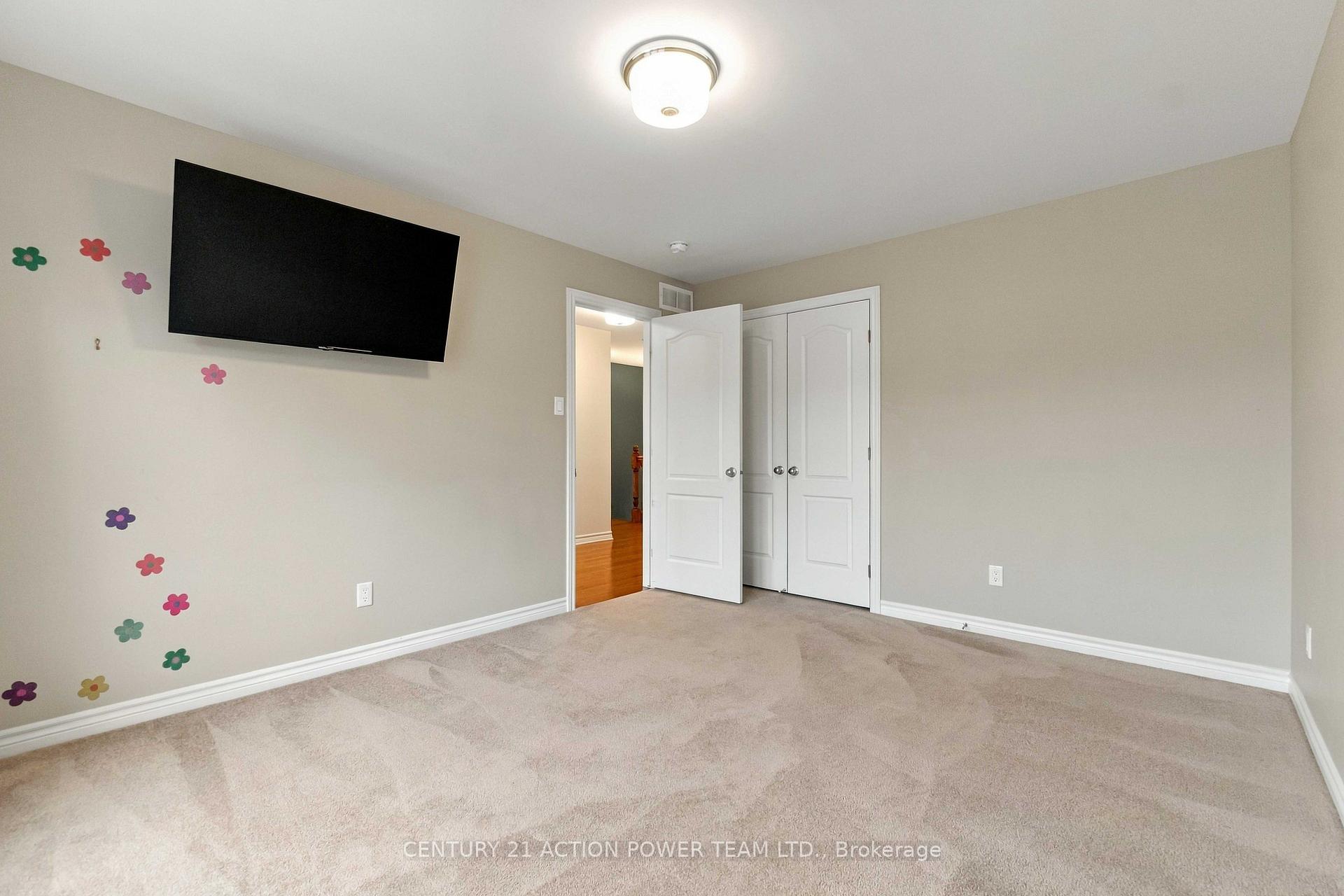 Photo 35 of 703 Mashkig Avenue E, Ottawa, Camelot — HOMEH