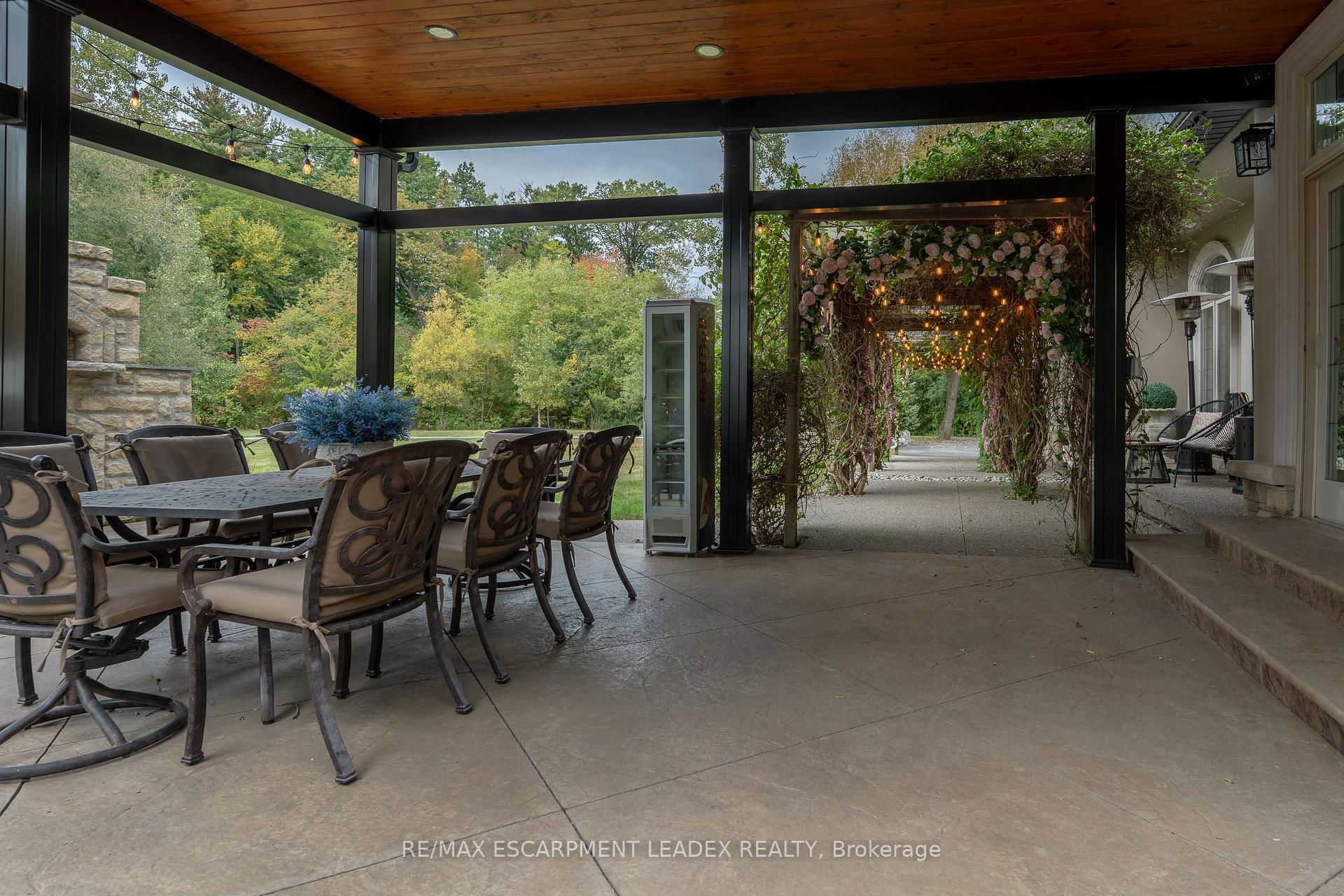 Photo 13 of 740 Fiddlers Green Road, Hamilton, Ancaster — HOMEH
