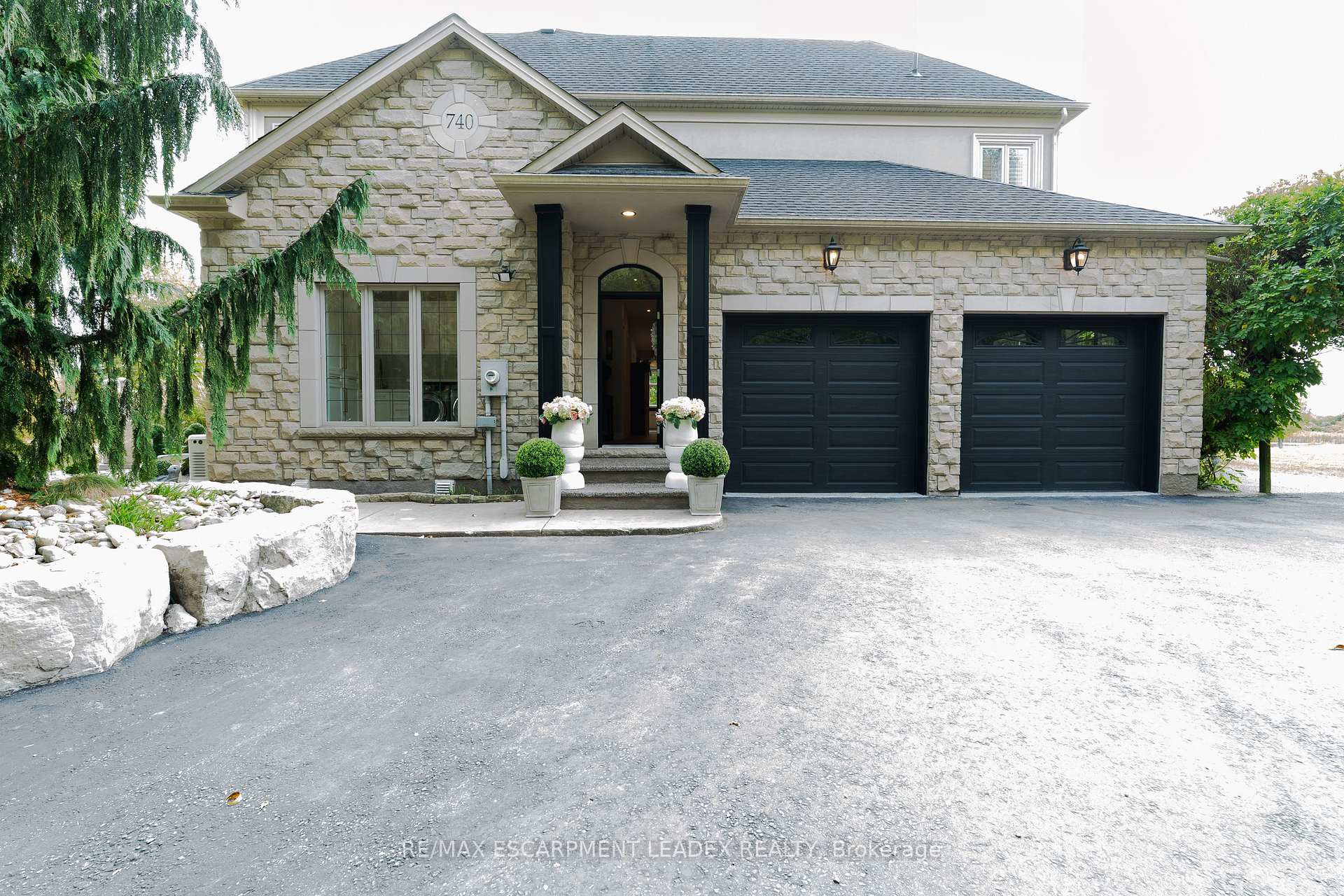 Photo 20 of 740 Fiddlers Green Road, Hamilton, Ancaster — HOMEH