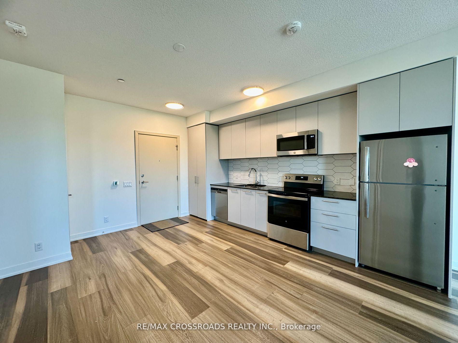 Photo 10 of Unit 239, 101 Cathedral High Street, Markham, Devil's Elbow — HOMEH