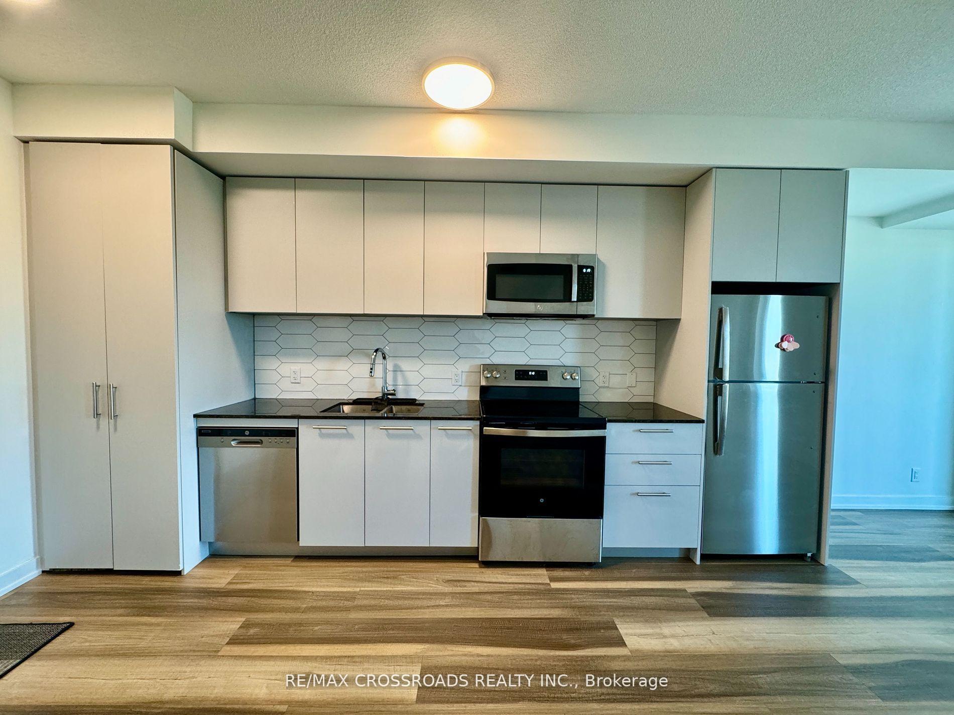 Photo 11 of Unit 239, 101 Cathedral High Street, Markham, Devil's Elbow — HOMEH
