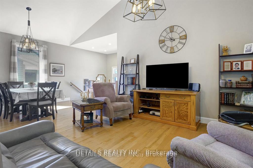 Photo 10 of Unit A - Upper Unit, 2565A Page Road, Ottawa, Chapel Hill South - Orleans Village — HOMEH