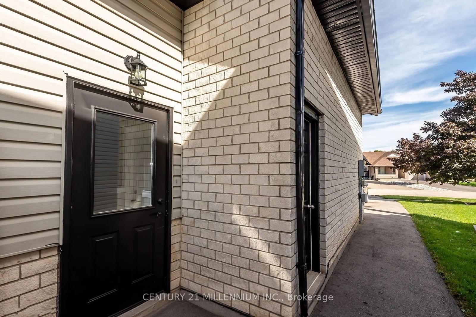 Photo 7 of 52 Marion Street, Hamilton, Mount Hope — HOMEH