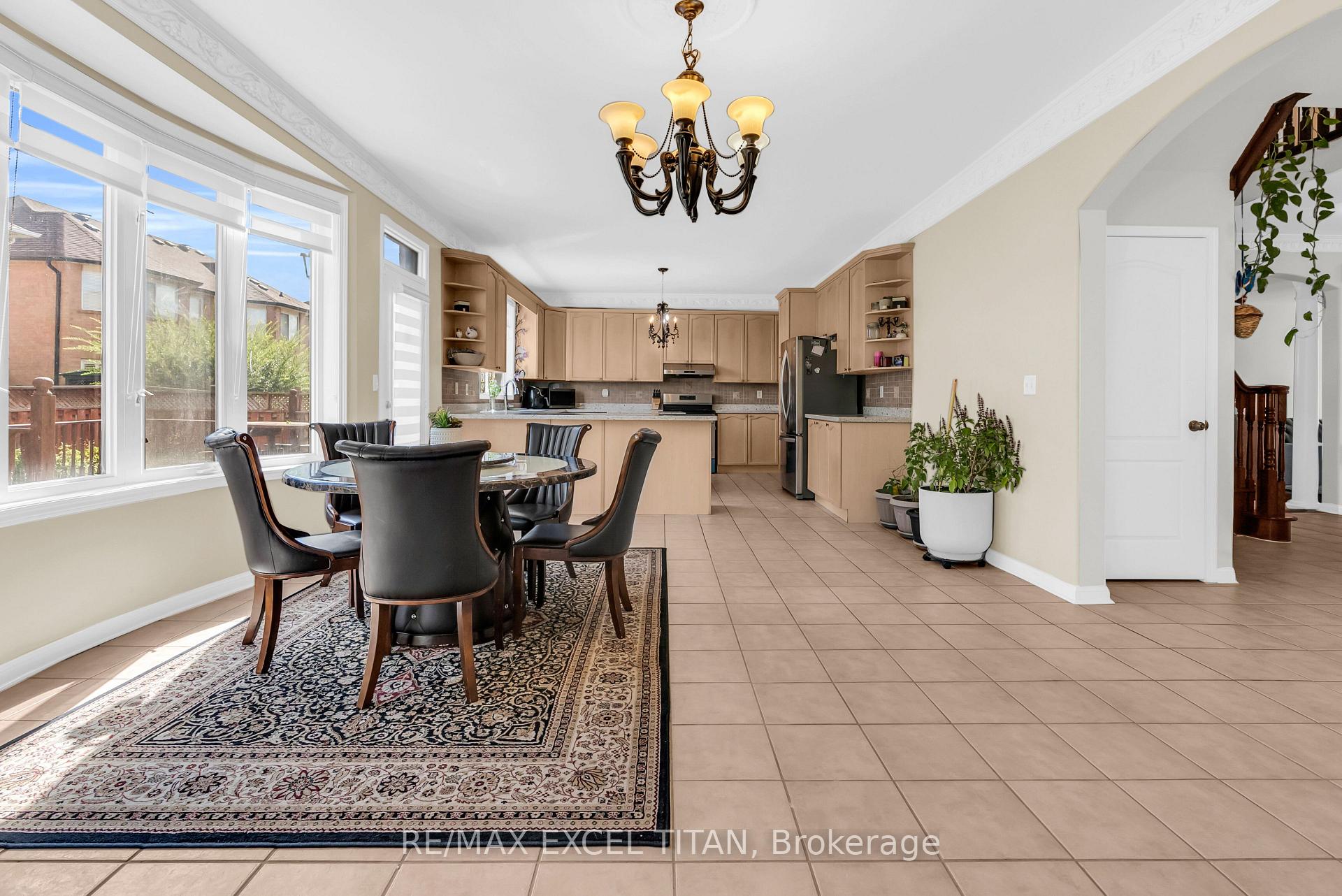 Photo 13 of 7 Braydon Boulevard, Brampton, Vales of Castlemore — HOMEH