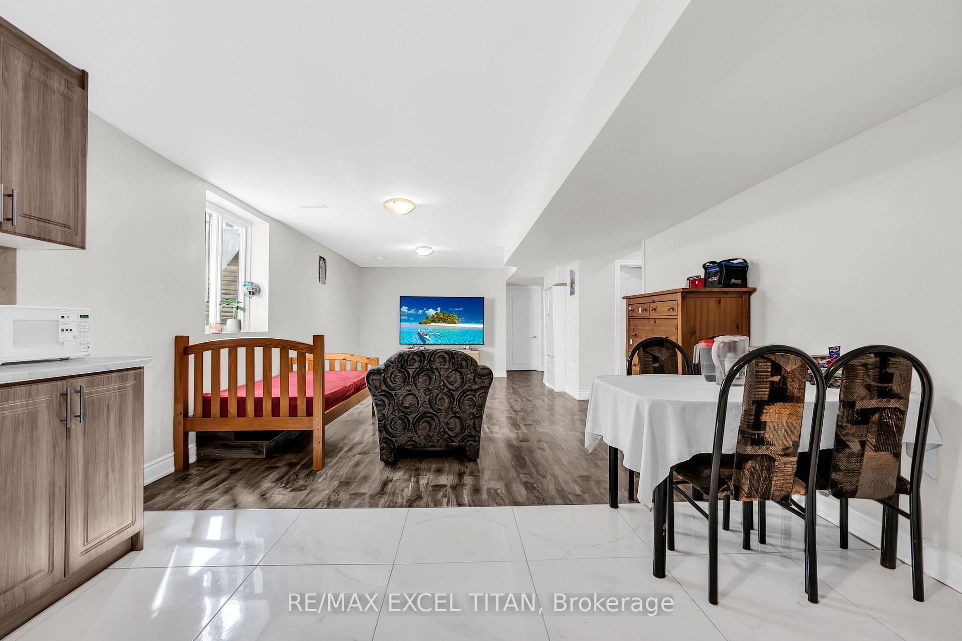 Photo 41 of 7 Braydon Boulevard, Brampton, Vales of Castlemore — HOMEH