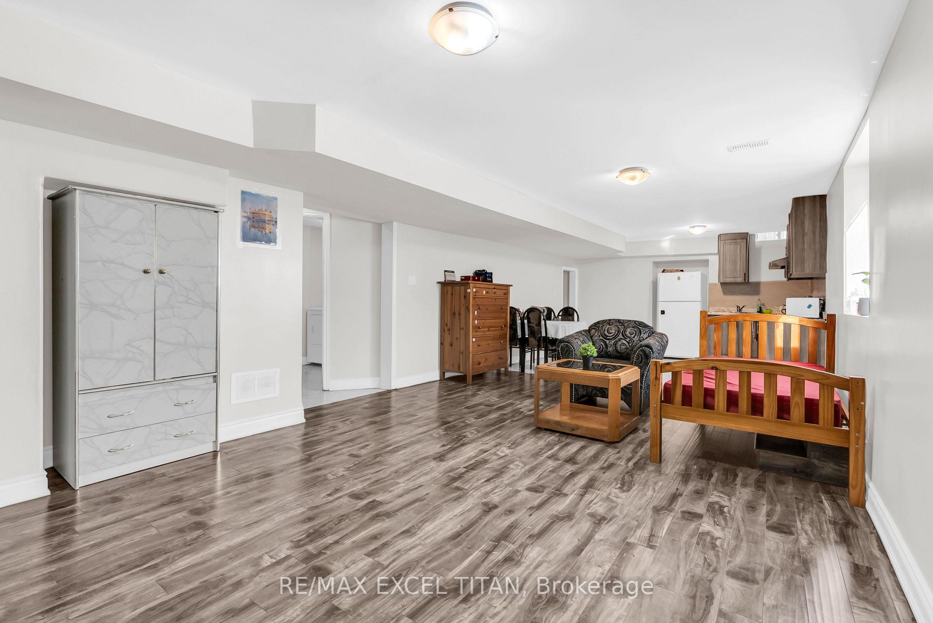 Photo 42 of 7 Braydon Boulevard, Brampton, Vales of Castlemore — HOMEH