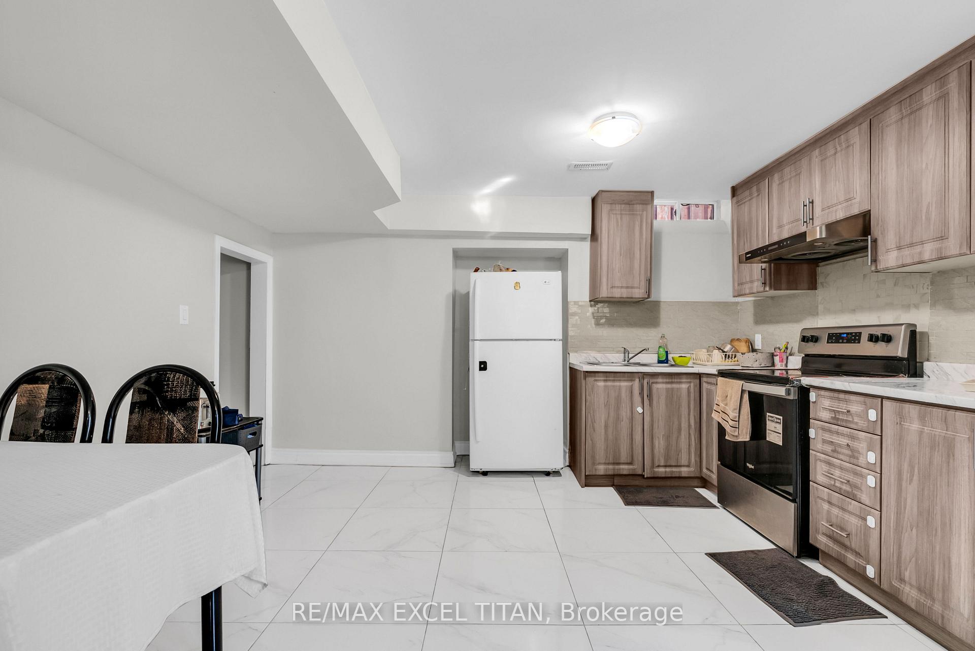 Photo 43 of 7 Braydon Boulevard, Brampton, Vales of Castlemore — HOMEH
