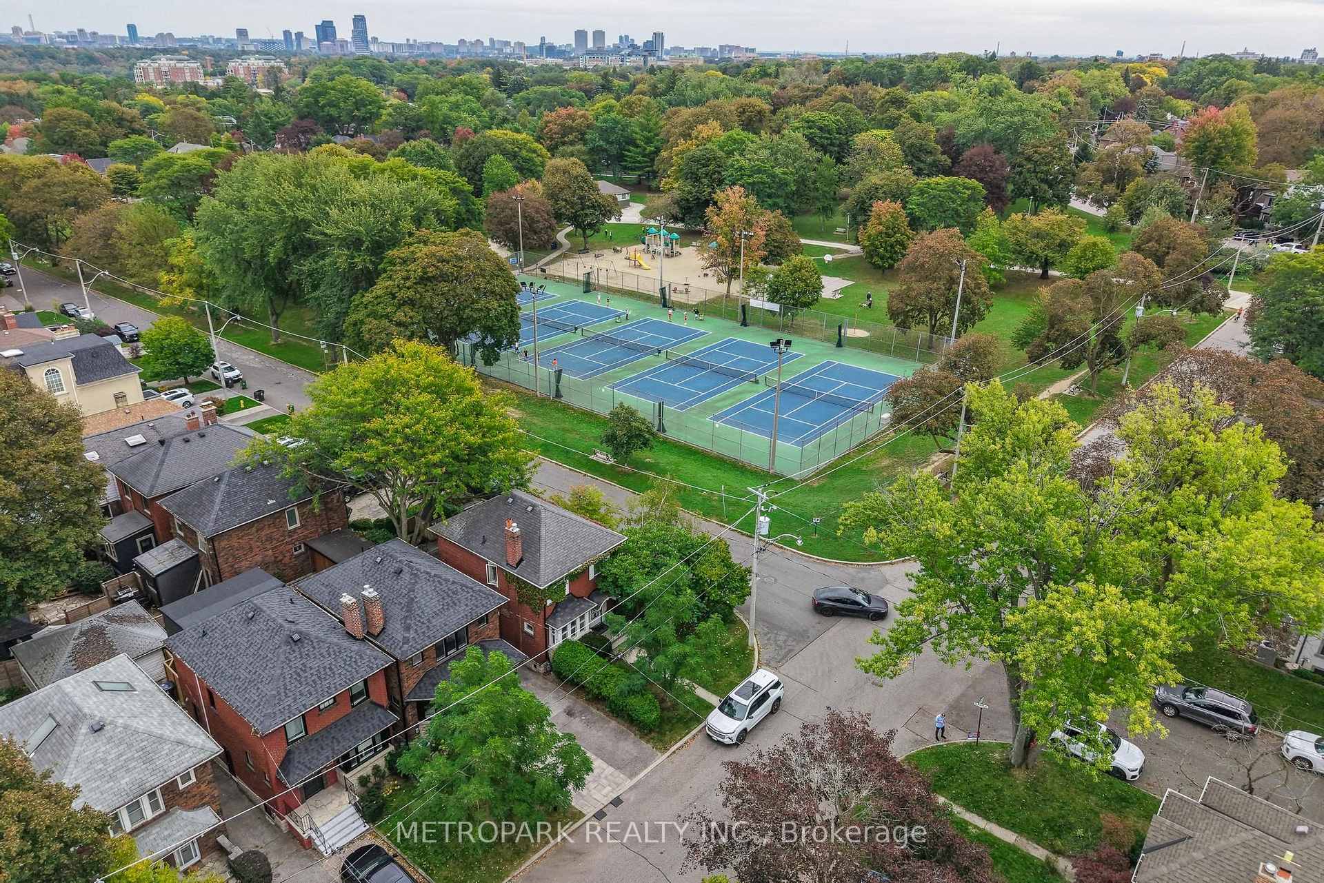 Photo 3 of 29 Kappele Avenue, Toronto, Lawrence Park North — HOMEH