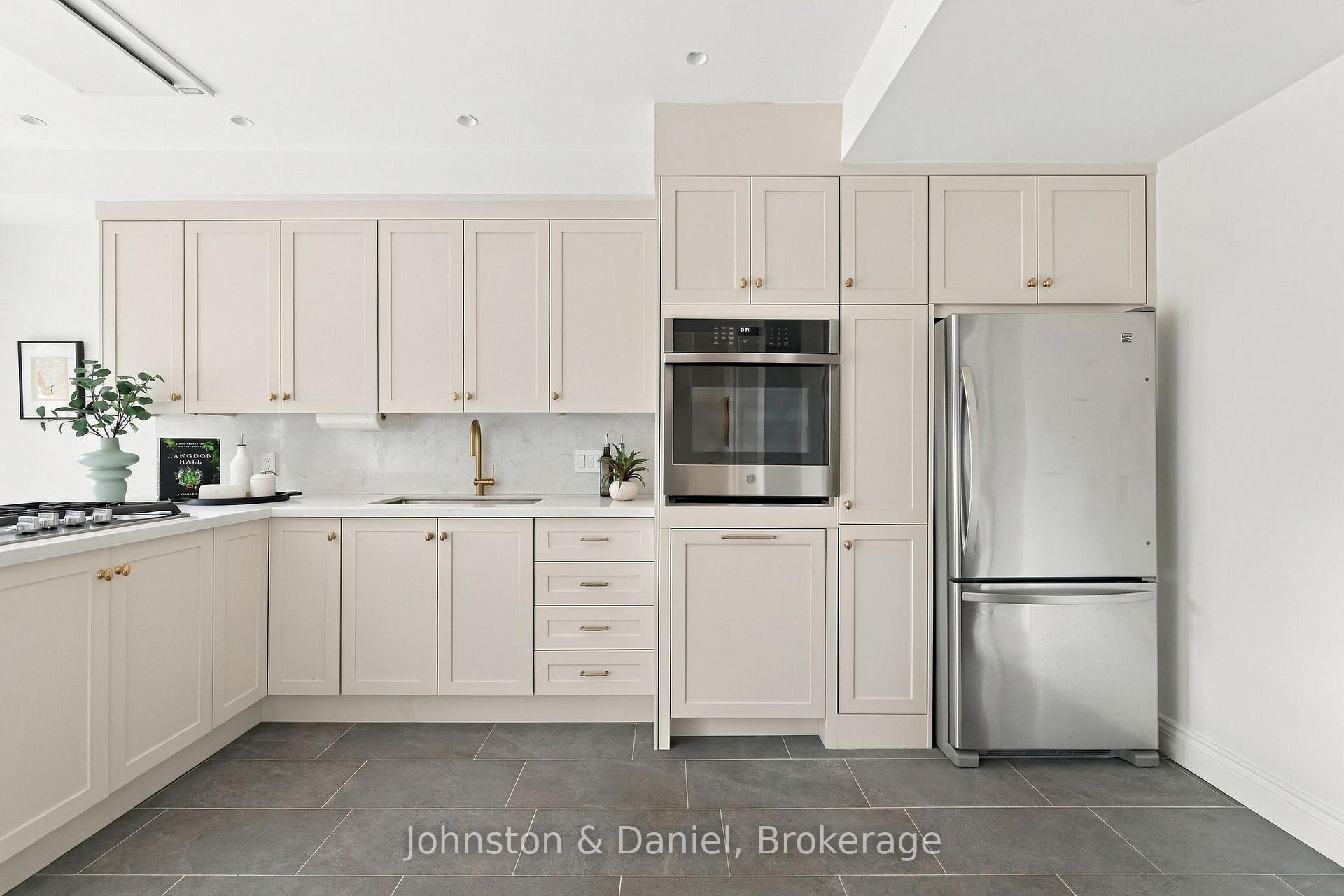Photo 16 of 72 Gormley Avenue, Toronto, Yonge-St. Clair — HOMEH