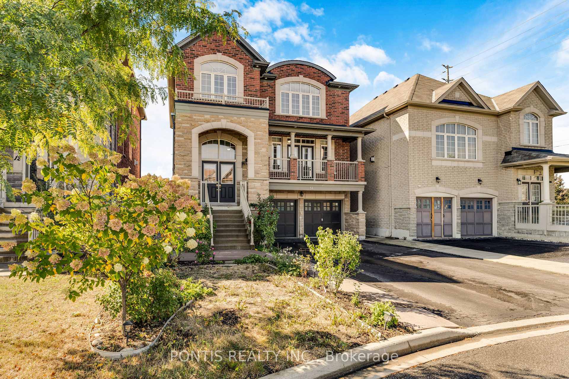 Photo 2 of 14 Arrowstone Court, Brampton, Sandringham-Wellington — HOMEH