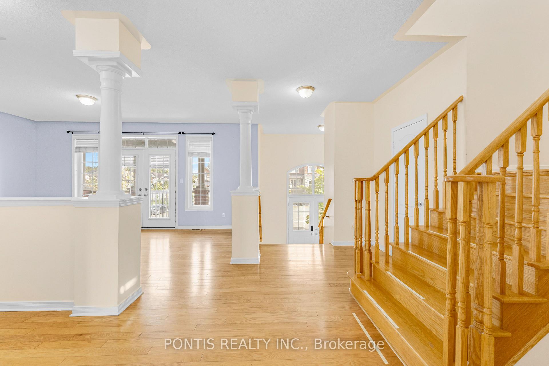 Photo 6 of 14 Arrowstone Court, Brampton, Sandringham-Wellington — HOMEH