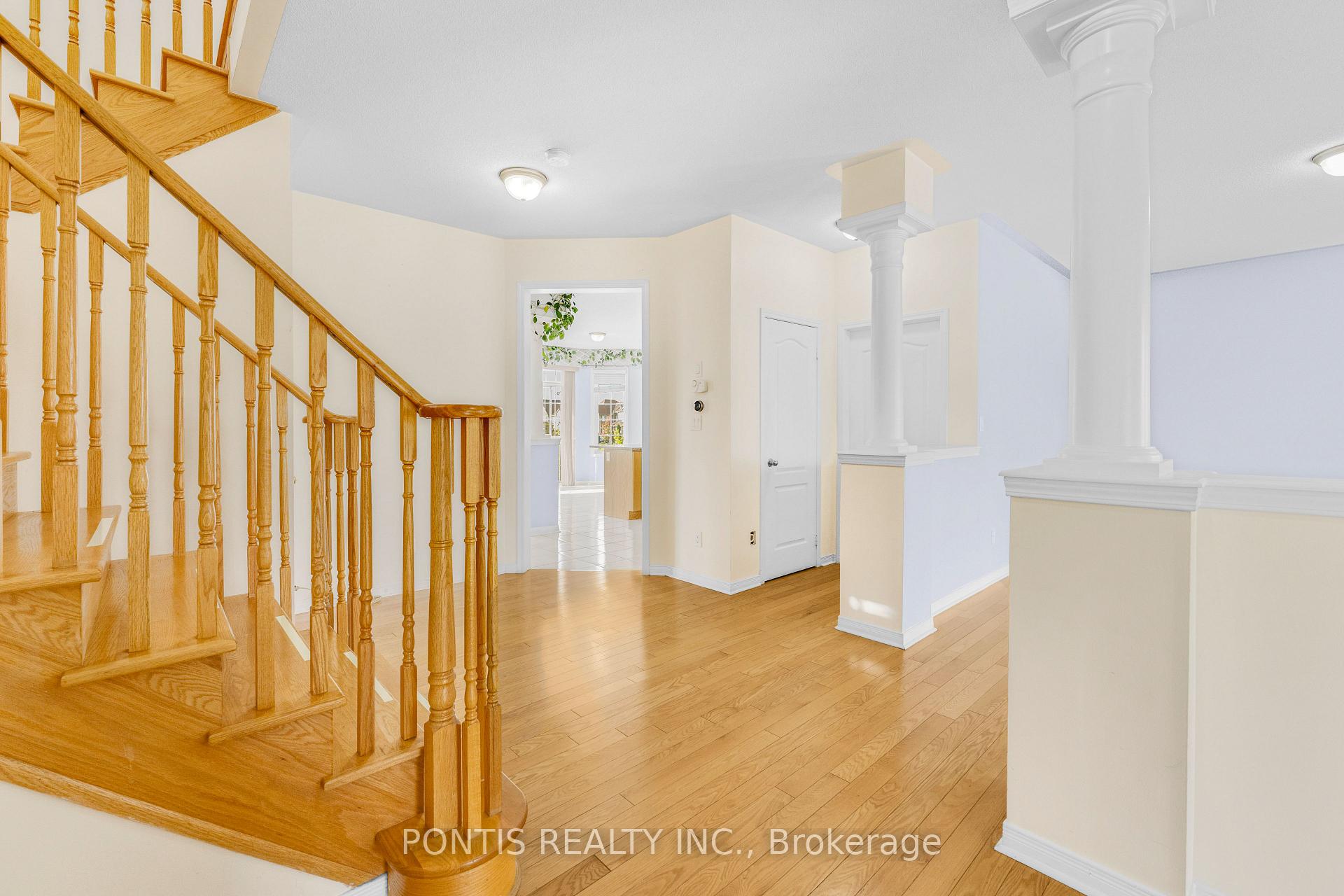 Photo 9 of 14 Arrowstone Court, Brampton, Sandringham-Wellington — HOMEH