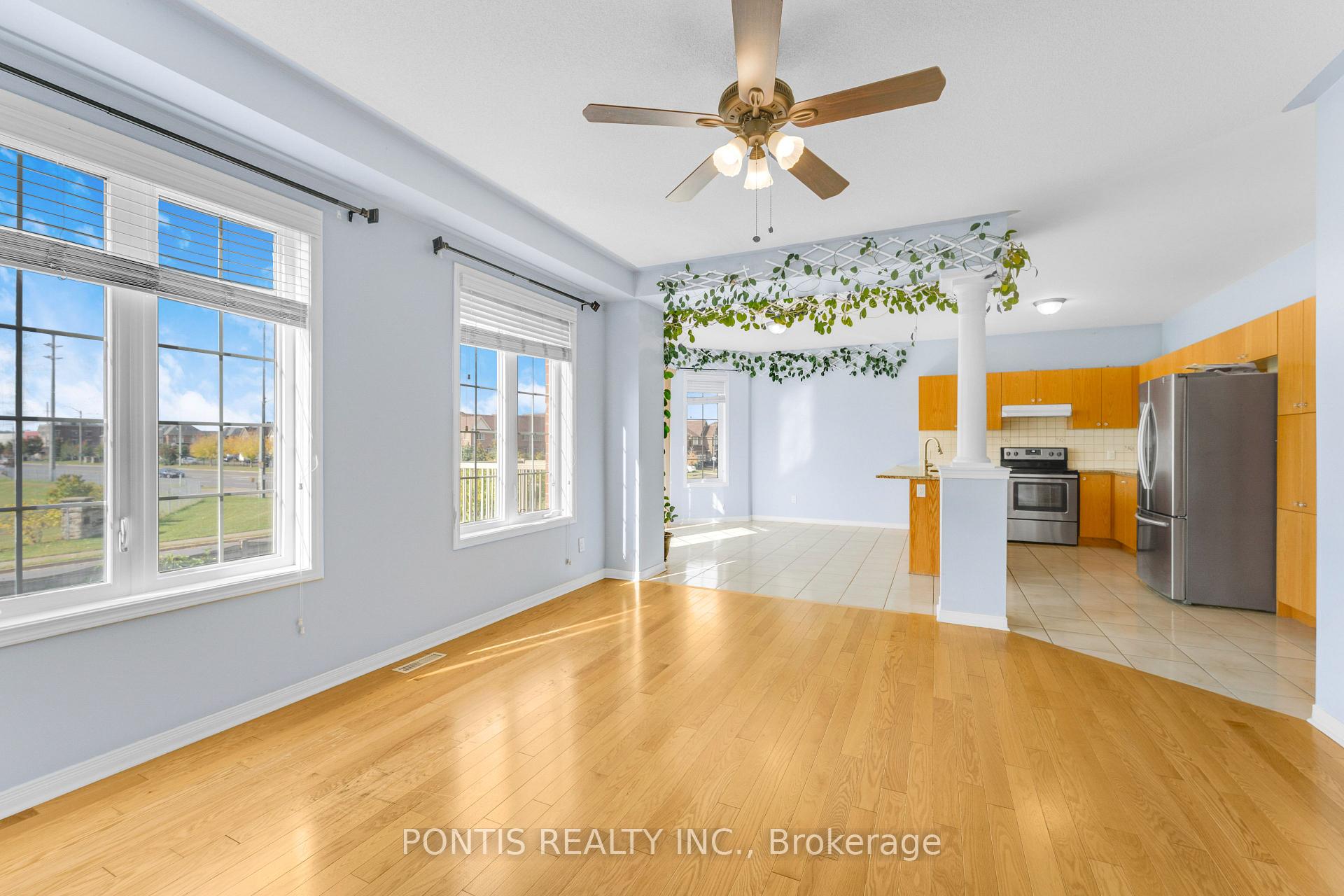 Photo 11 of 14 Arrowstone Court, Brampton, Sandringham-Wellington — HOMEH