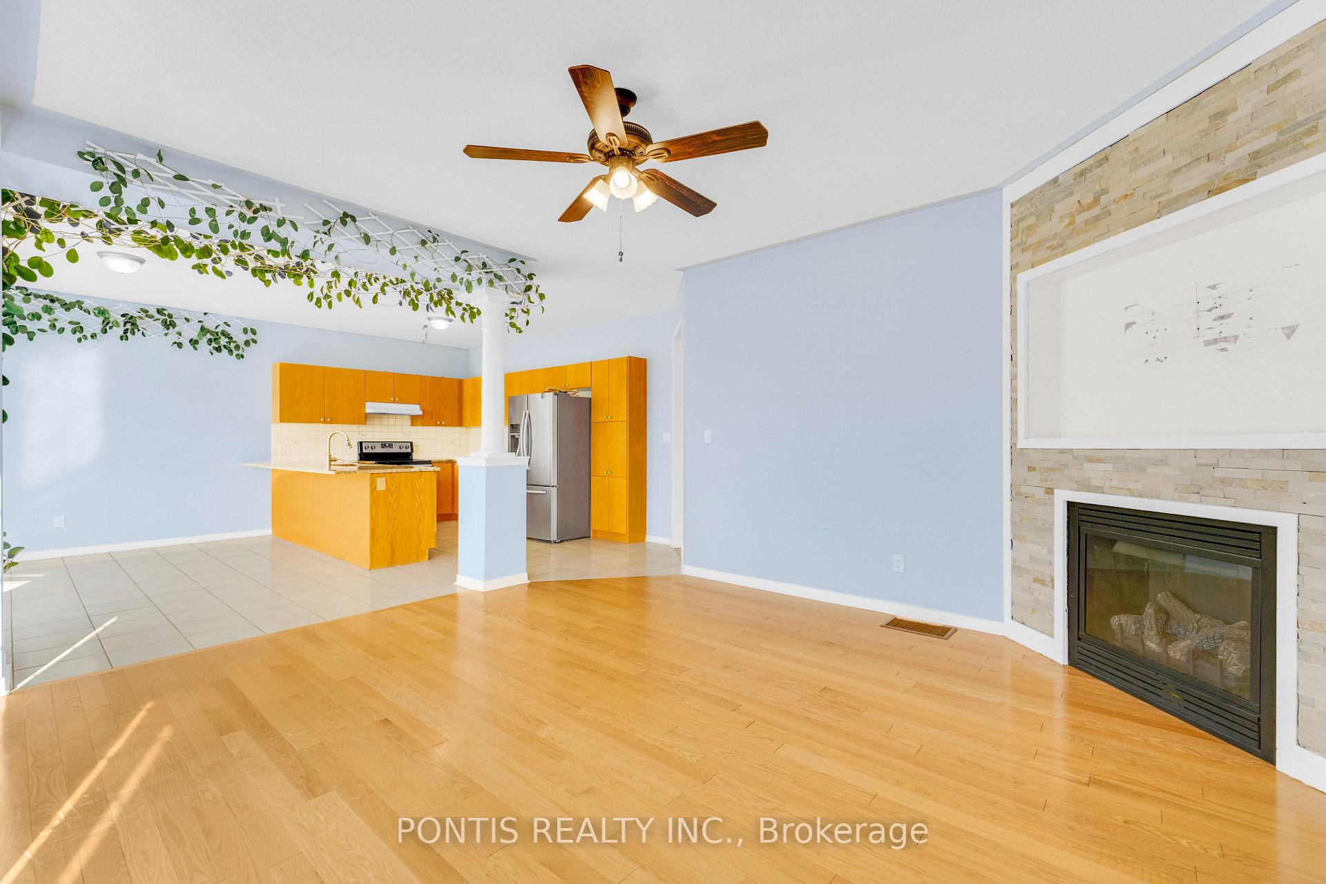 Photo 12 of 14 Arrowstone Court, Brampton, Sandringham-Wellington — HOMEH
