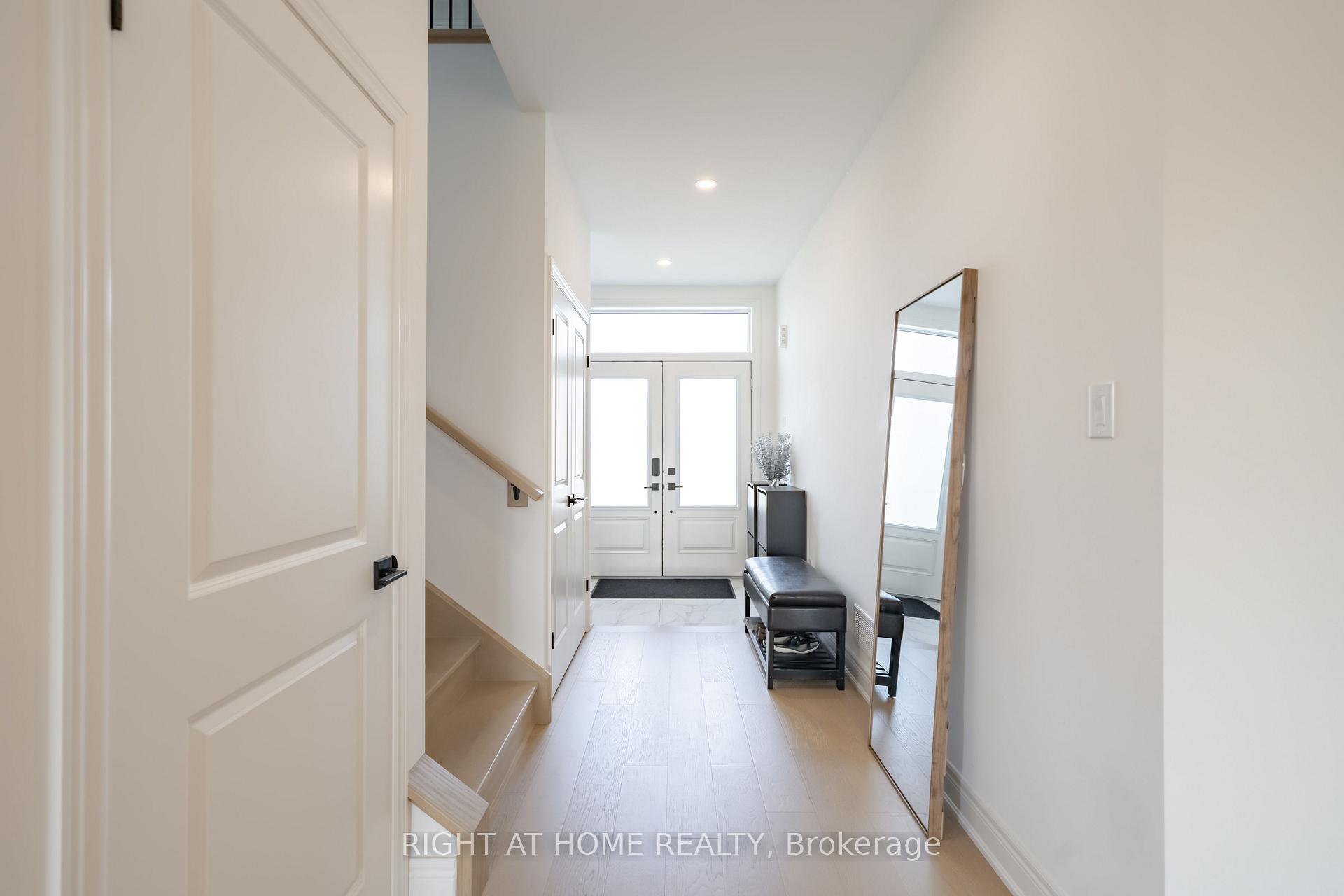 Photo 9 of 34 Hampshire Place, Hamilton, Stoney Creek Mountain — HOMEH