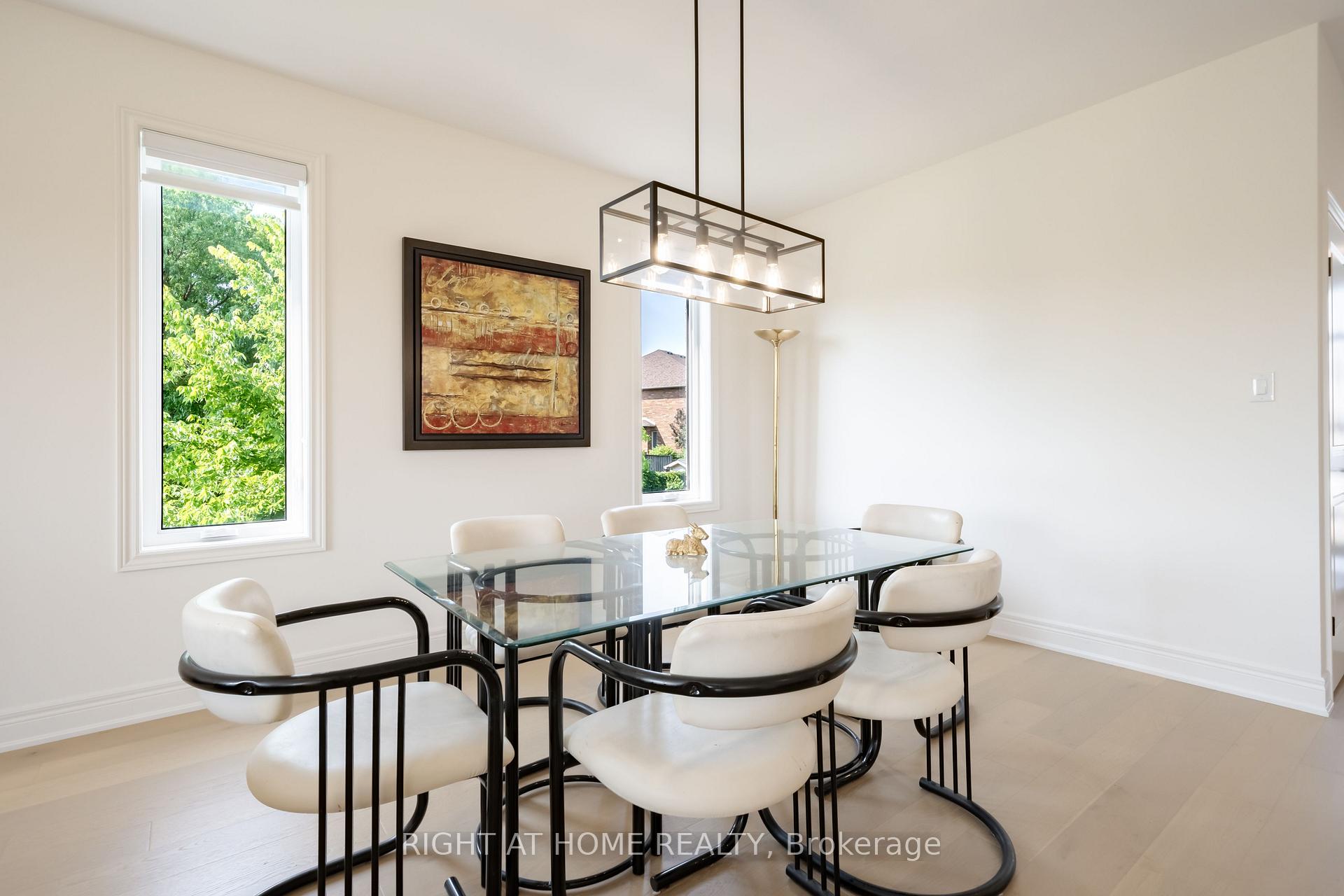 Photo 12 of 34 Hampshire Place, Hamilton, Stoney Creek Mountain — HOMEH