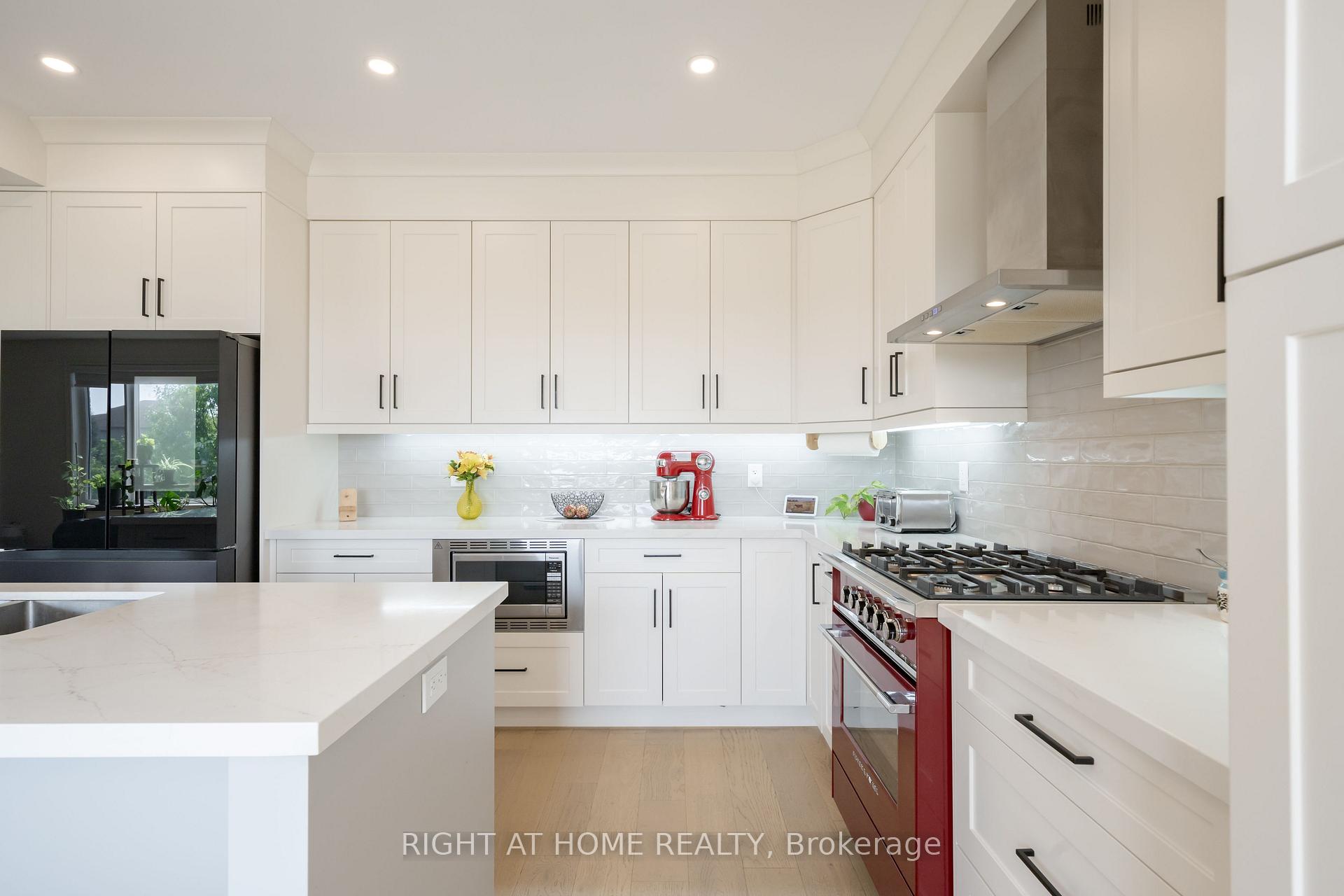 Photo 16 of 34 Hampshire Place, Hamilton, Stoney Creek Mountain — HOMEH