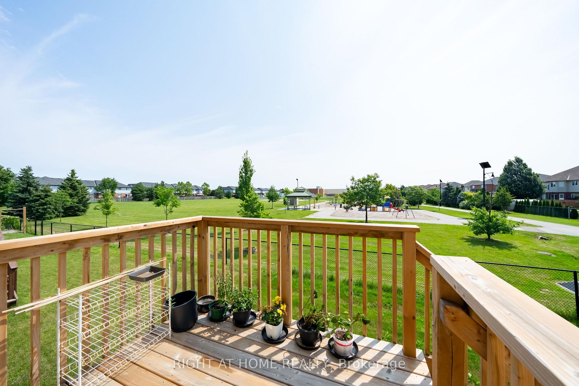 Photo 19 of 34 Hampshire Place, Hamilton, Stoney Creek Mountain — HOMEH