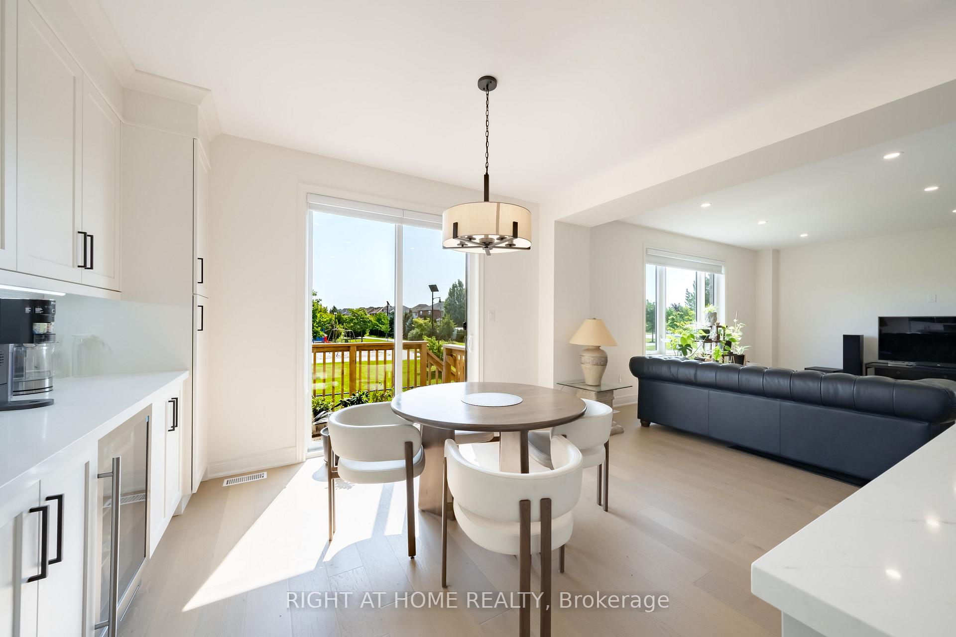 Photo 21 of 34 Hampshire Place, Hamilton, Stoney Creek Mountain — HOMEH