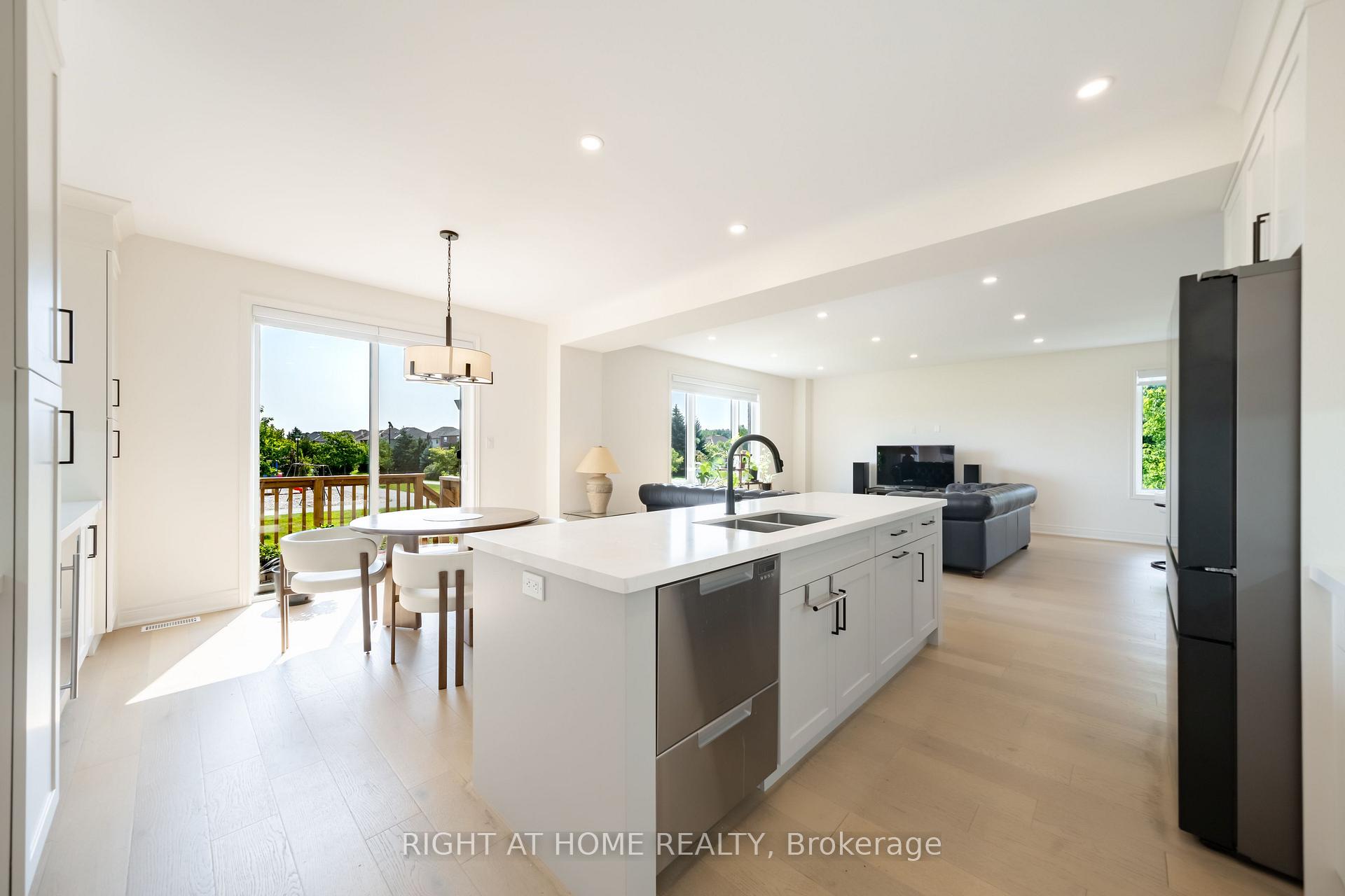 Photo 22 of 34 Hampshire Place, Hamilton, Stoney Creek Mountain — HOMEH