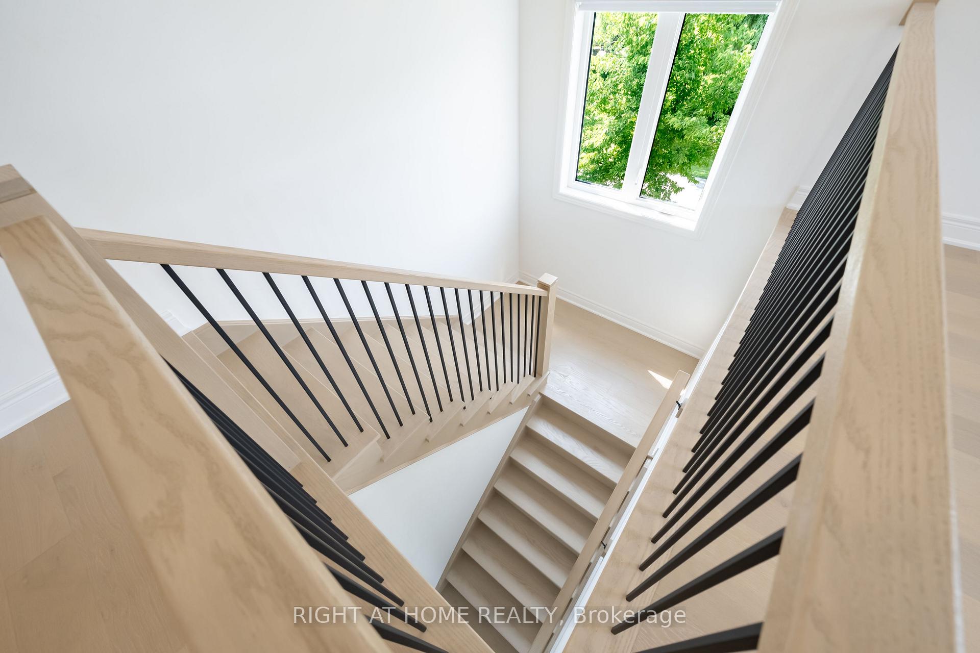 Photo 29 of 34 Hampshire Place, Hamilton, Stoney Creek Mountain — HOMEH