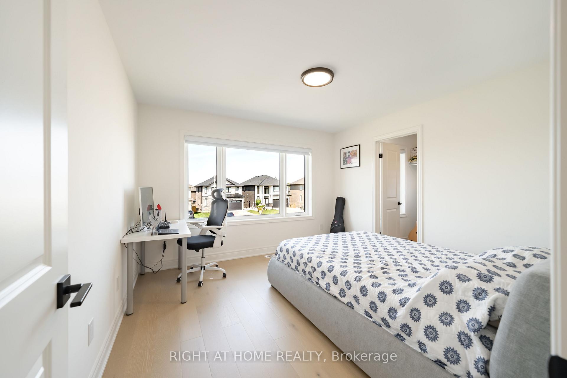 Photo 40 of 34 Hampshire Place, Hamilton, Stoney Creek Mountain — HOMEH