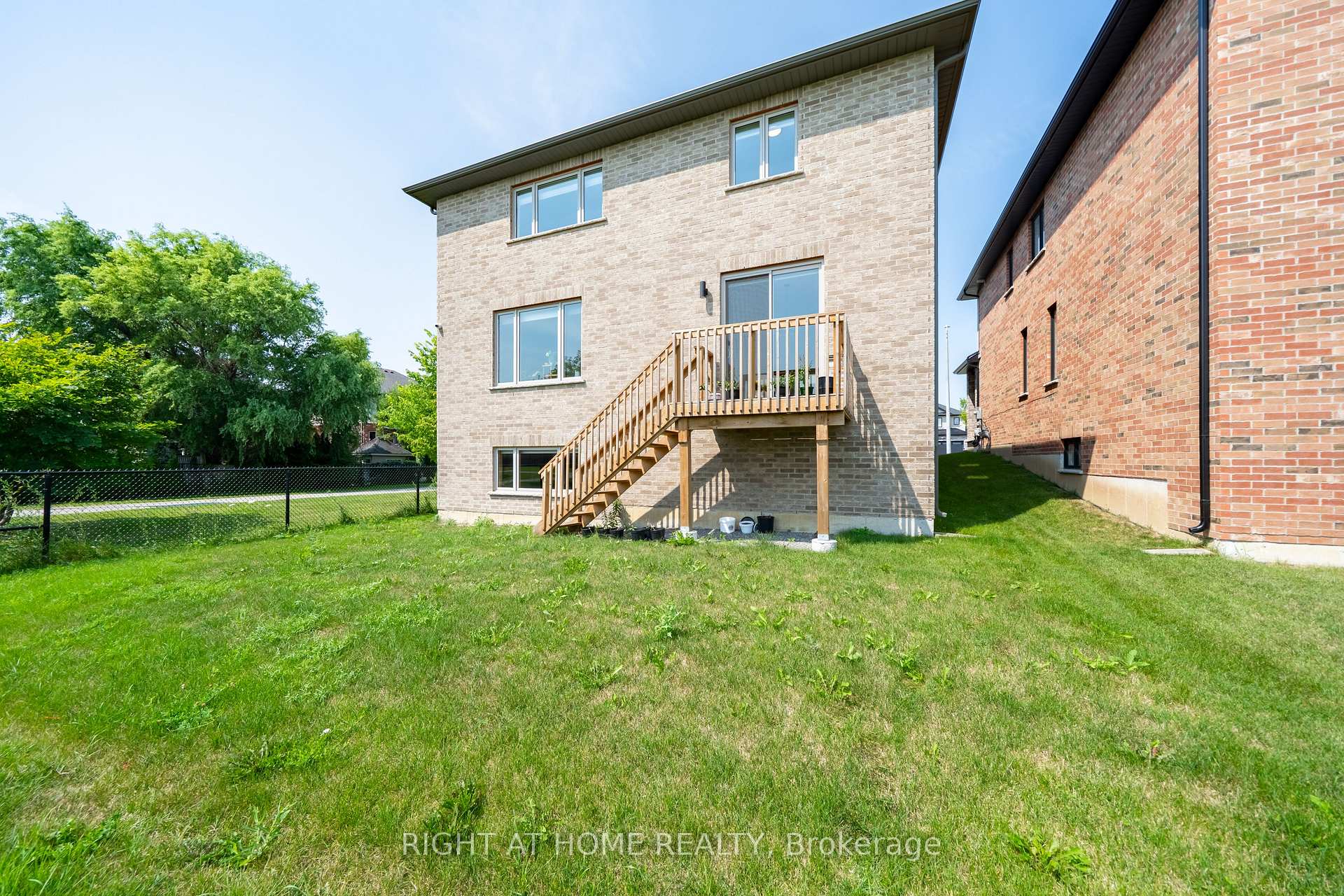 Photo 48 of 34 Hampshire Place, Hamilton, Stoney Creek Mountain — HOMEH