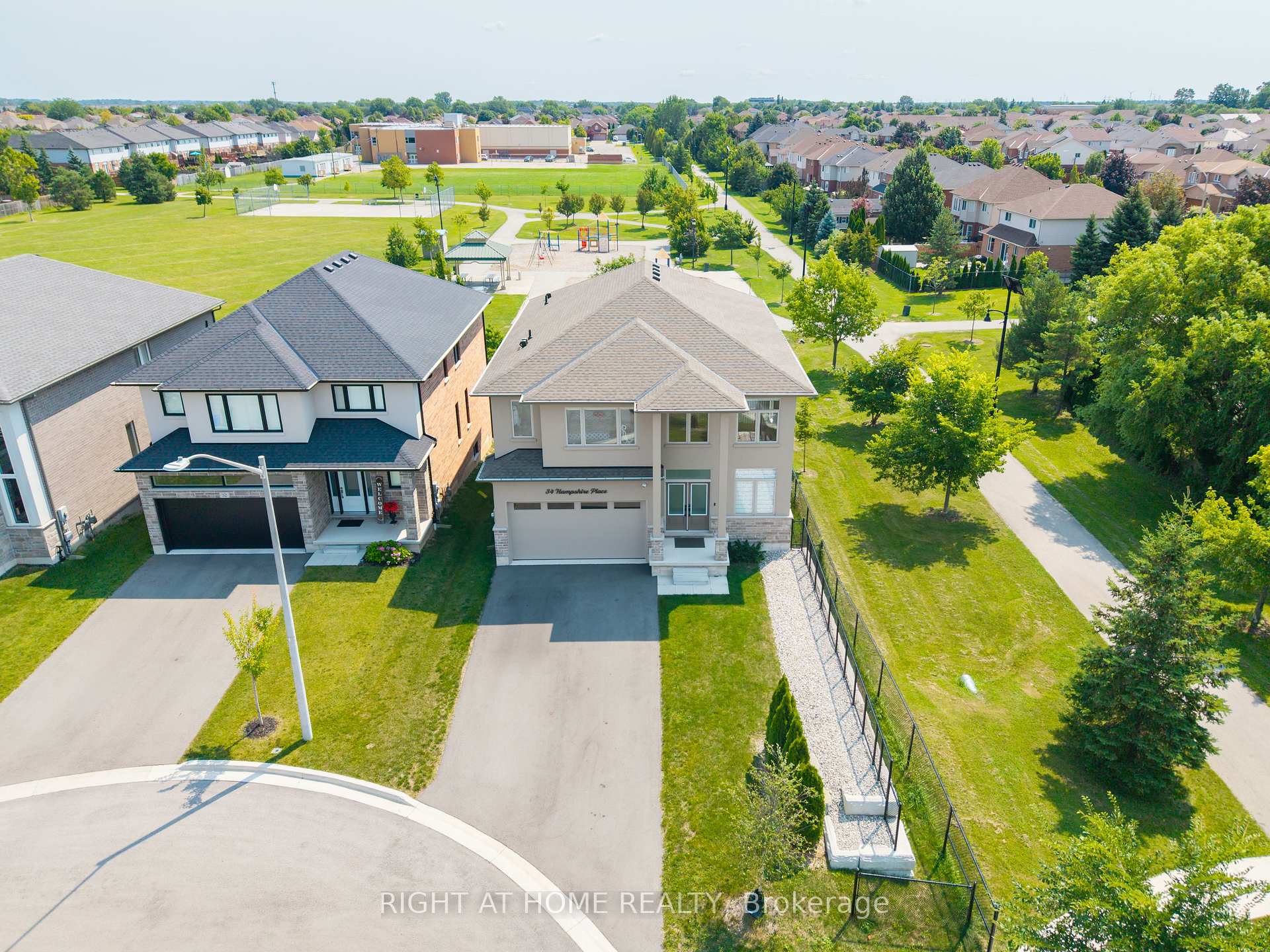 Photo 50 of 34 Hampshire Place, Hamilton, Stoney Creek Mountain — HOMEH