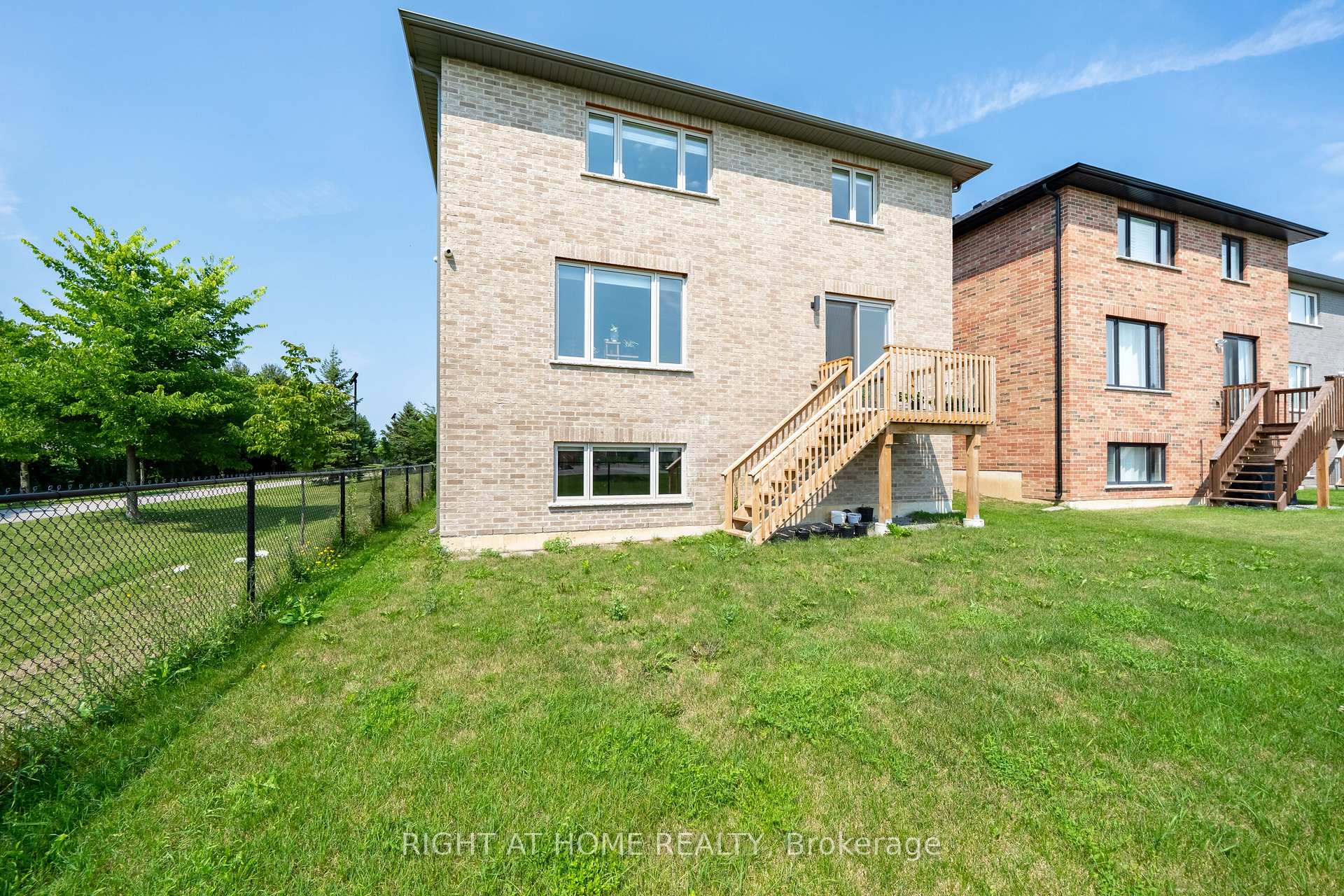Photo 51 of 34 Hampshire Place, Hamilton, Stoney Creek Mountain — HOMEH