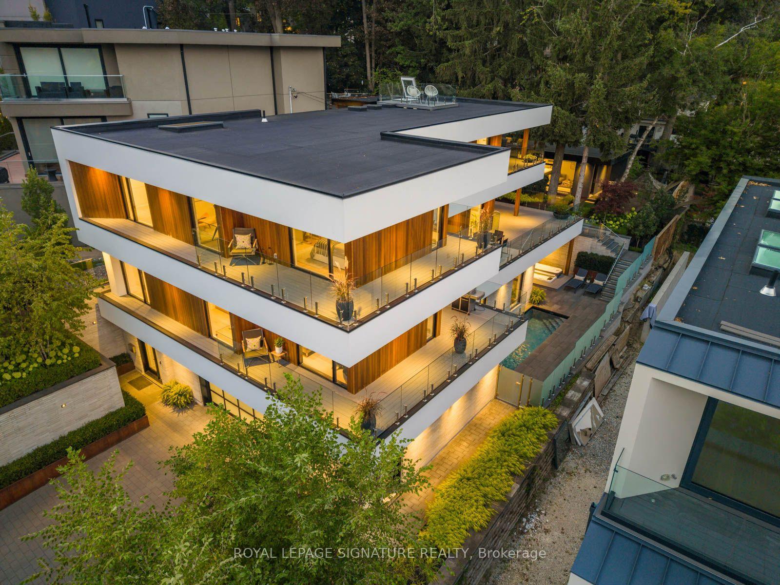 Photo of 8 Fallingbrook Wood