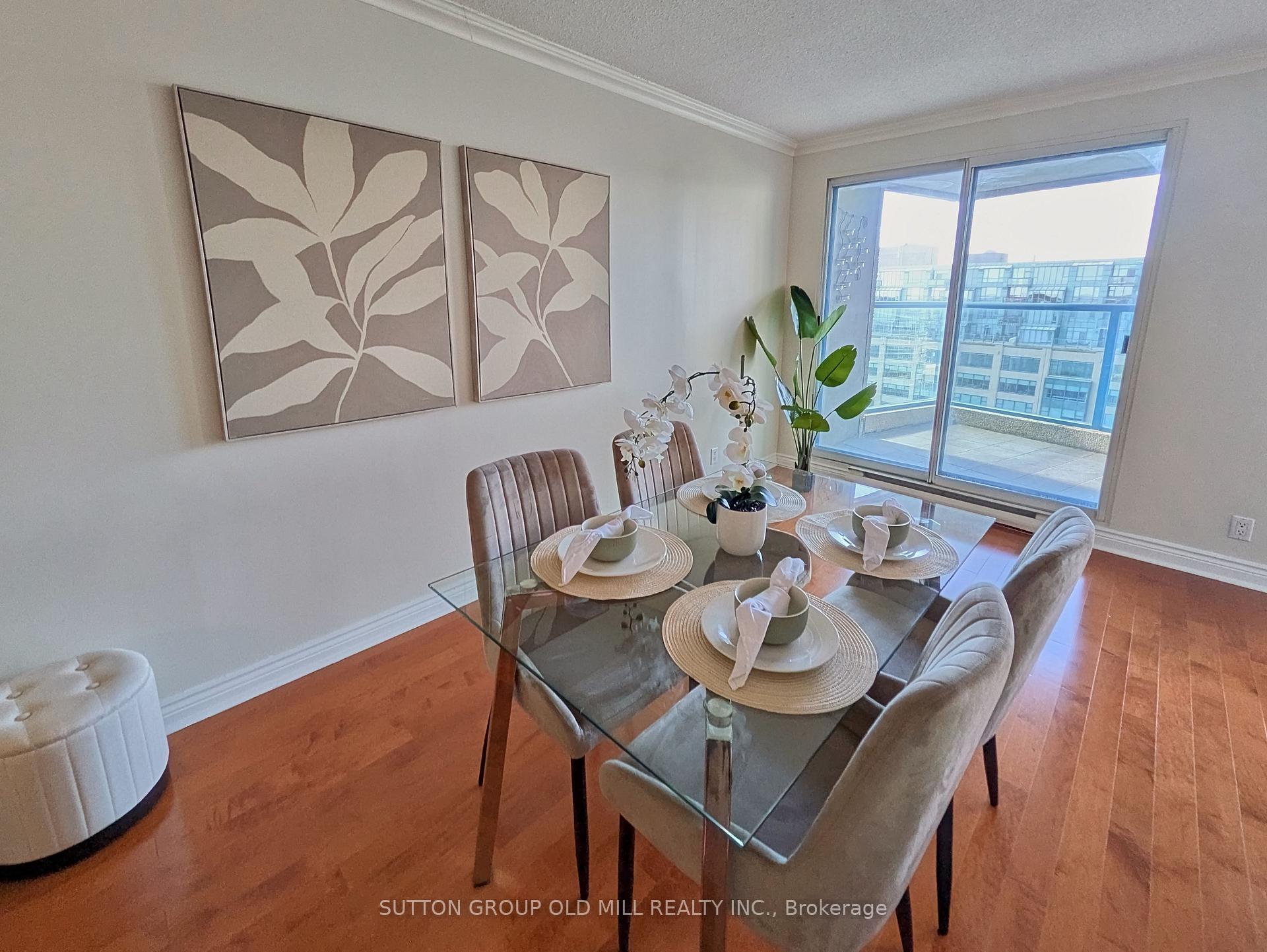 Photo 4 of Unit 1512, 99 Harbour Square, Toronto, Waterfront Communities — HOMEH