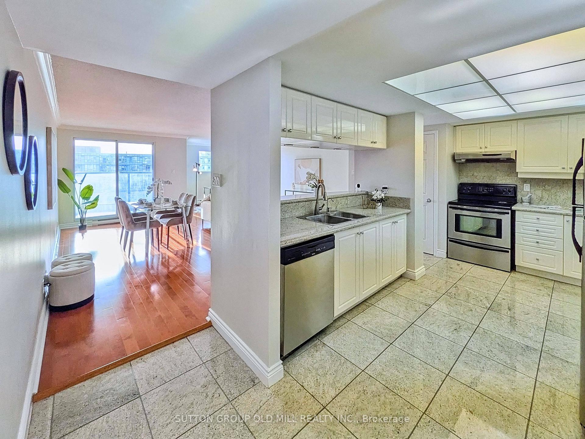 Photo 6 of Unit 1512, 99 Harbour Square, Toronto, Waterfront Communities — HOMEH