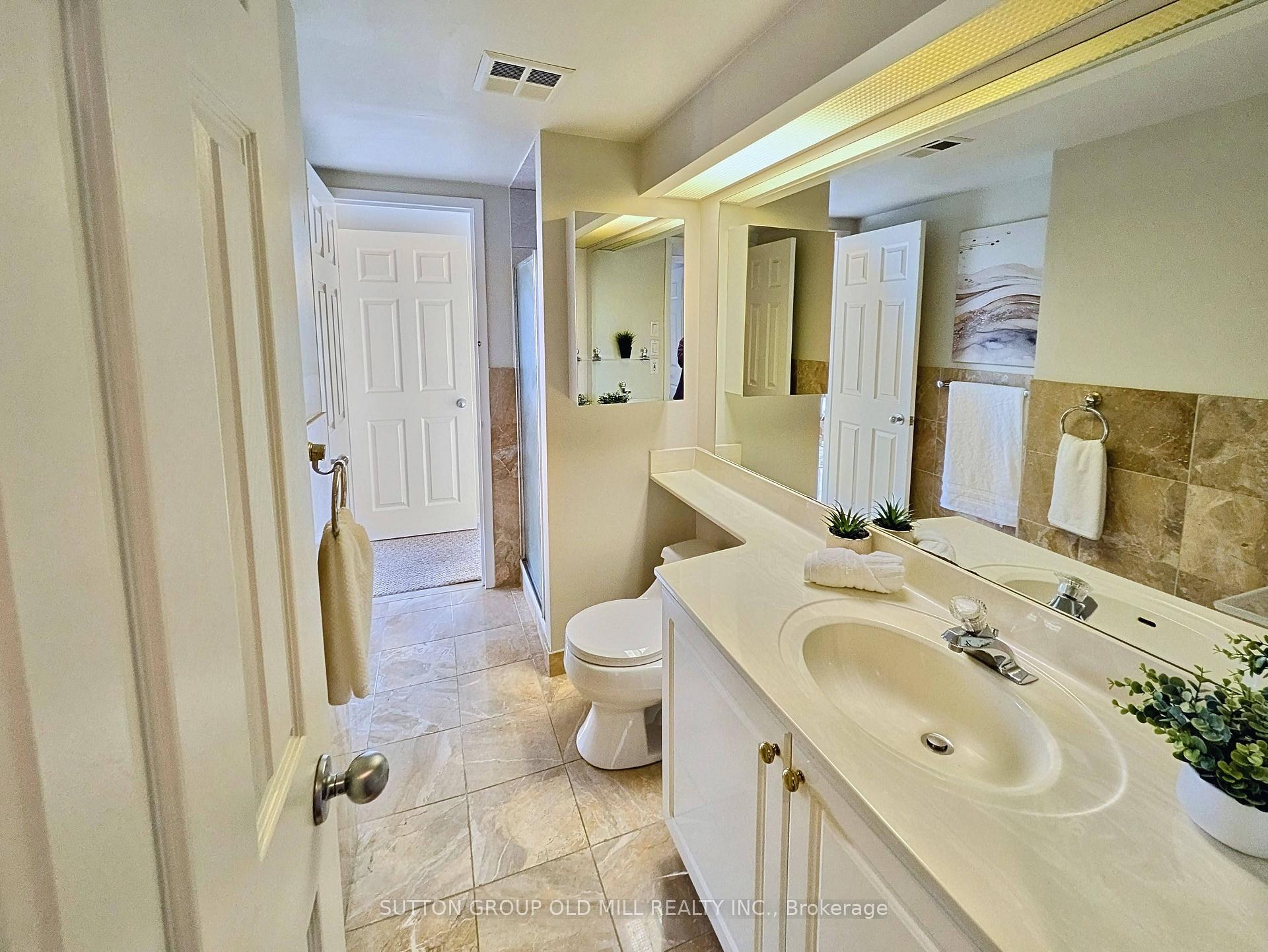 Photo 12 of Unit 1512, 99 Harbour Square, Toronto, Waterfront Communities — HOMEH