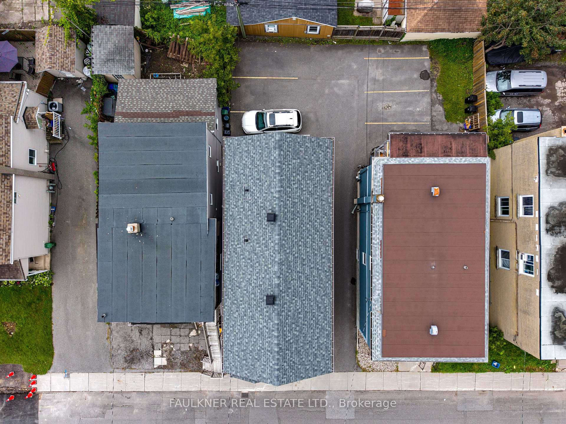 Photo 4 of 216 Carillon Street, Ottawa, Vanier — HOMEH