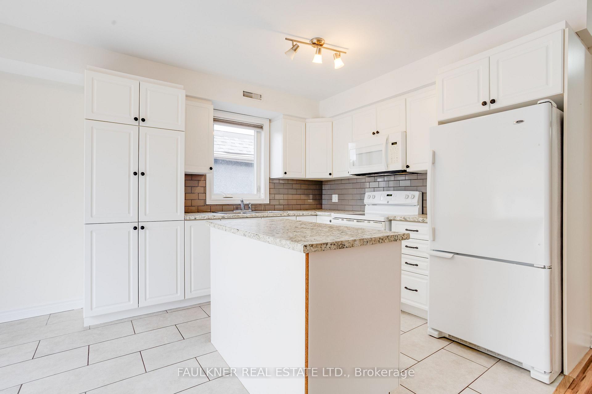 Photo 17 of 216 Carillon Street, Ottawa, Vanier — HOMEH