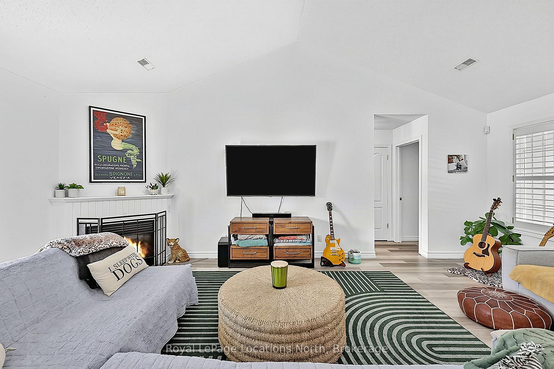 Photo 12 of 39 Forest Drive, Collingwood — HOMEH