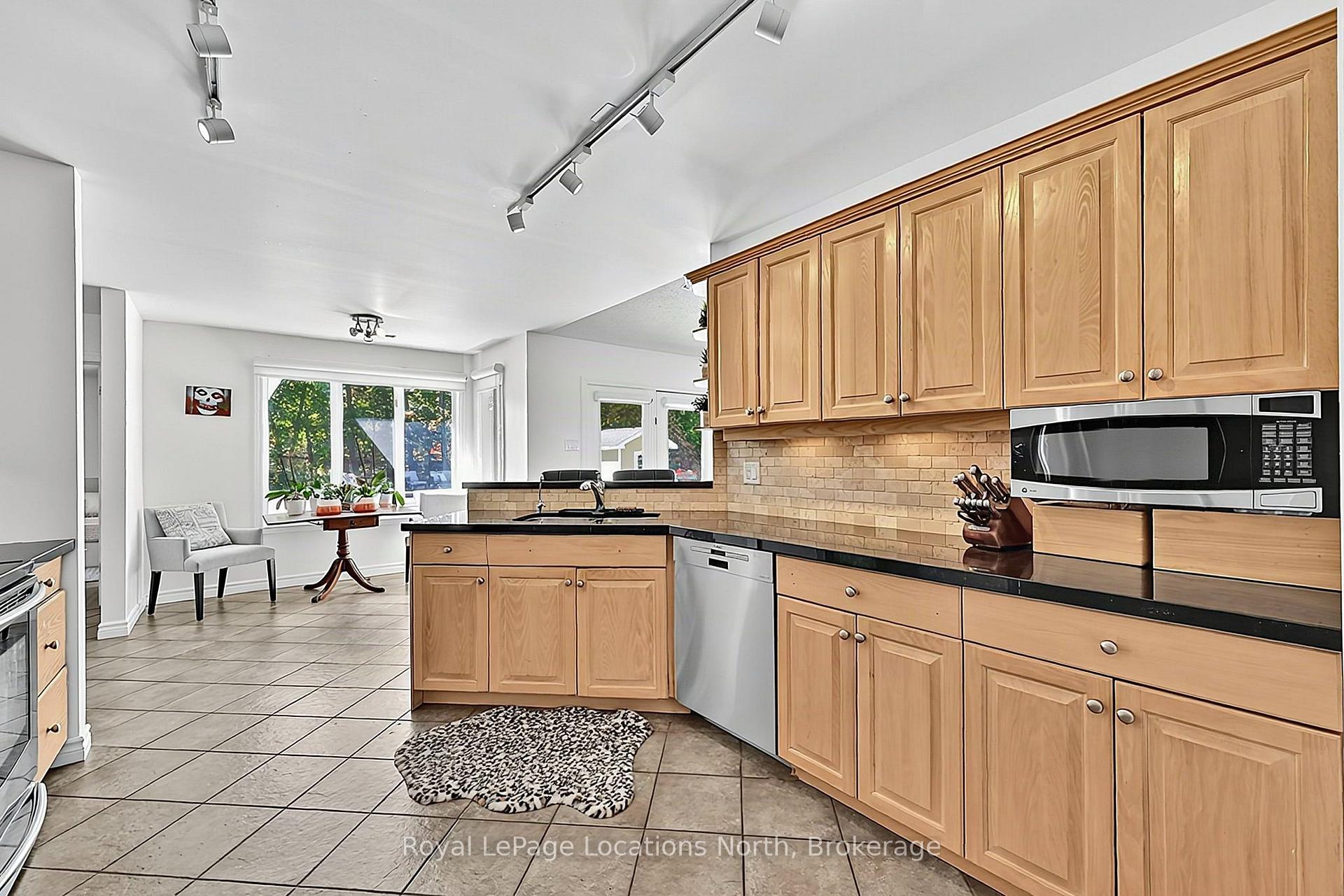Photo 21 of 39 Forest Drive, Collingwood — HOMEH