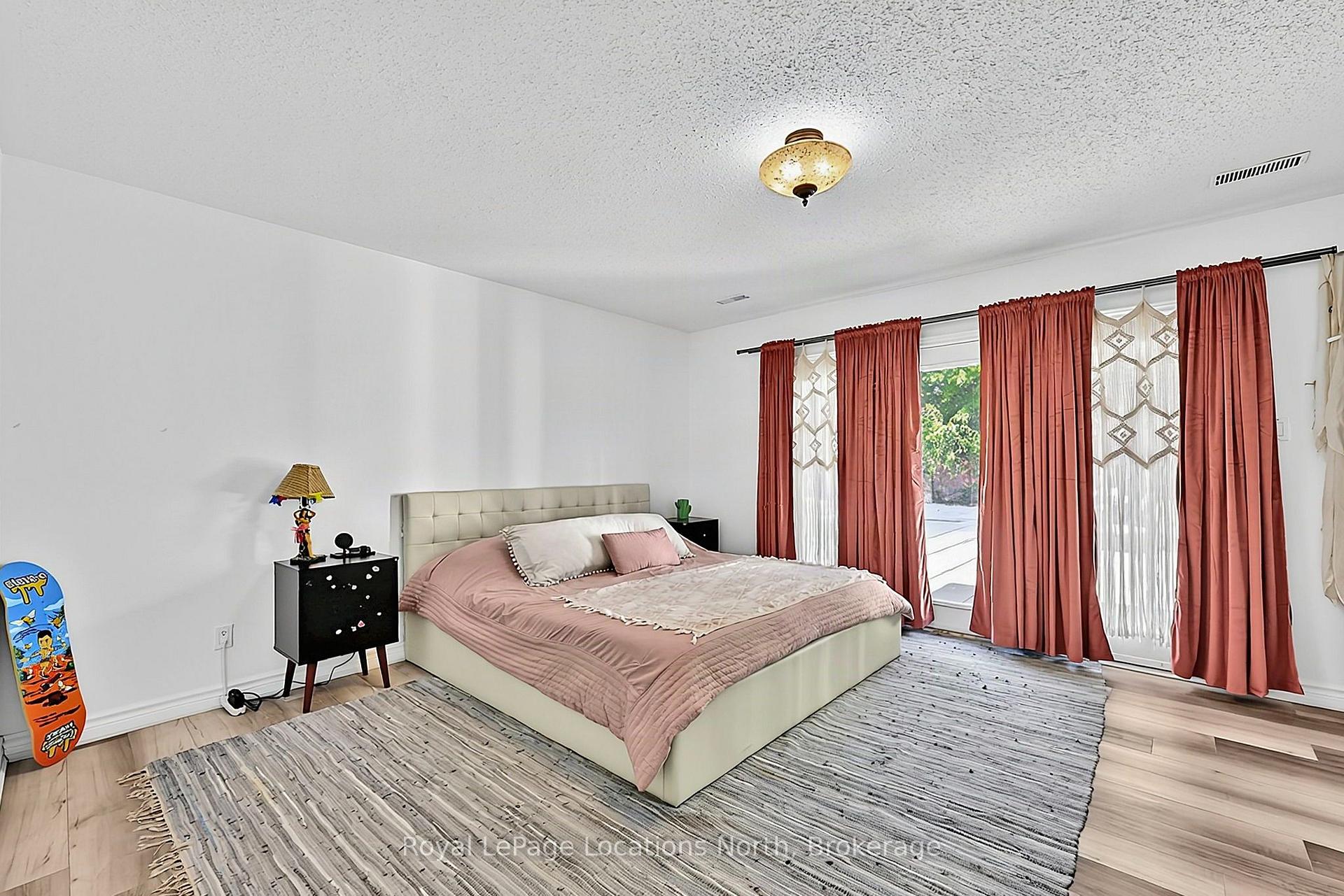Photo 28 of 39 Forest Drive, Collingwood — HOMEH